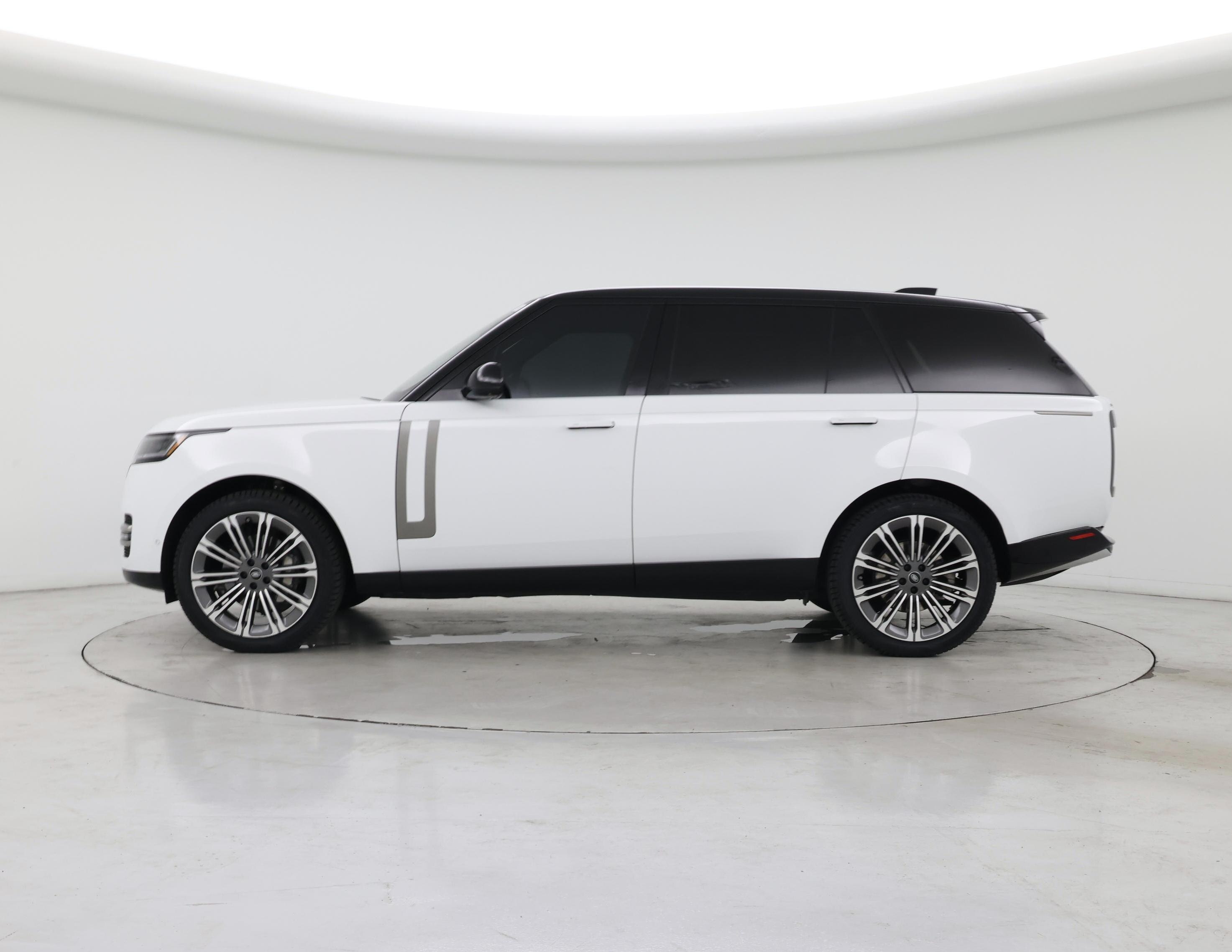 Thumbnail: 2023 Land Rover Range Rover - 3