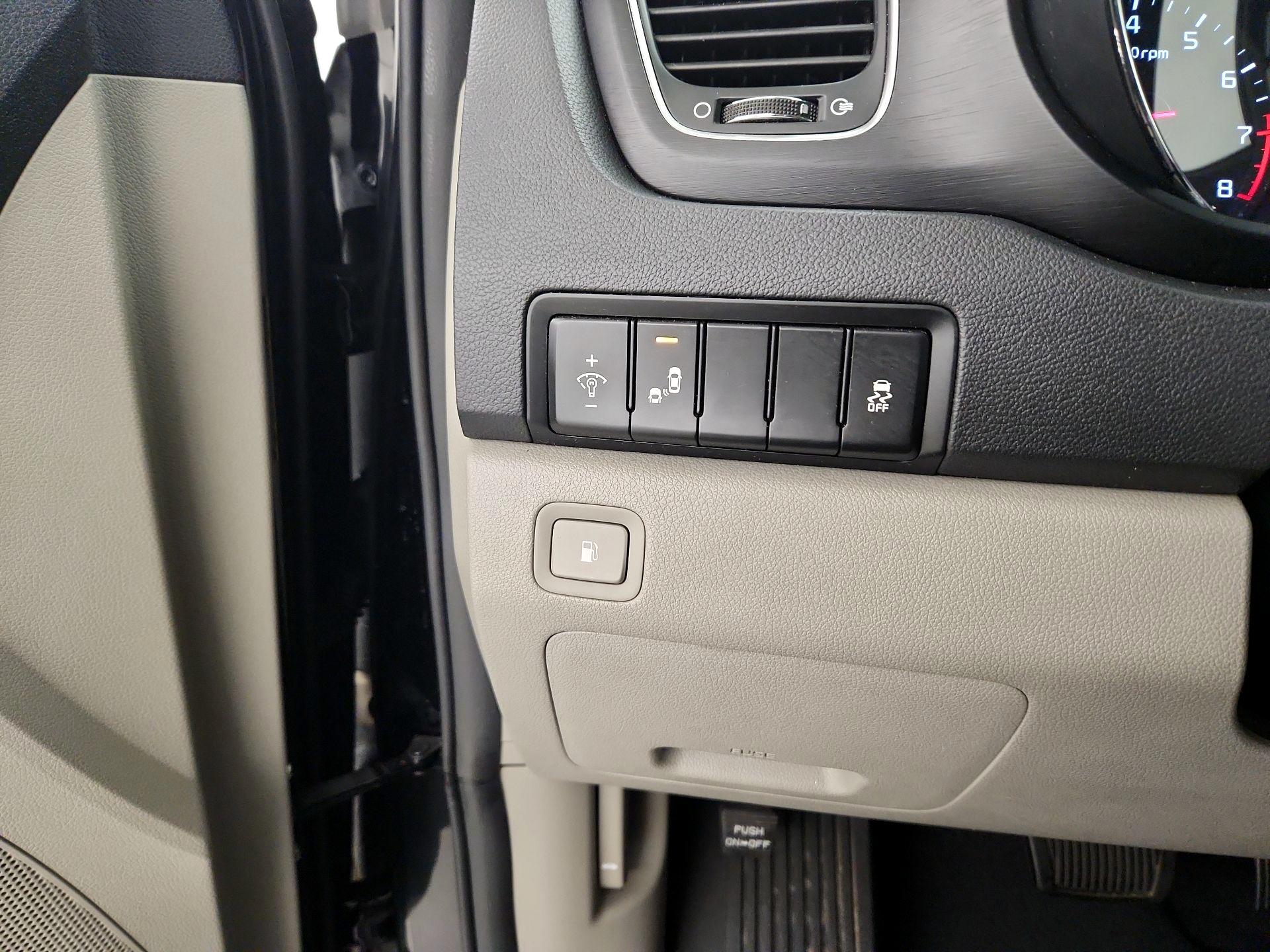 Thumbnail: 2019 Kia Sedona - 13