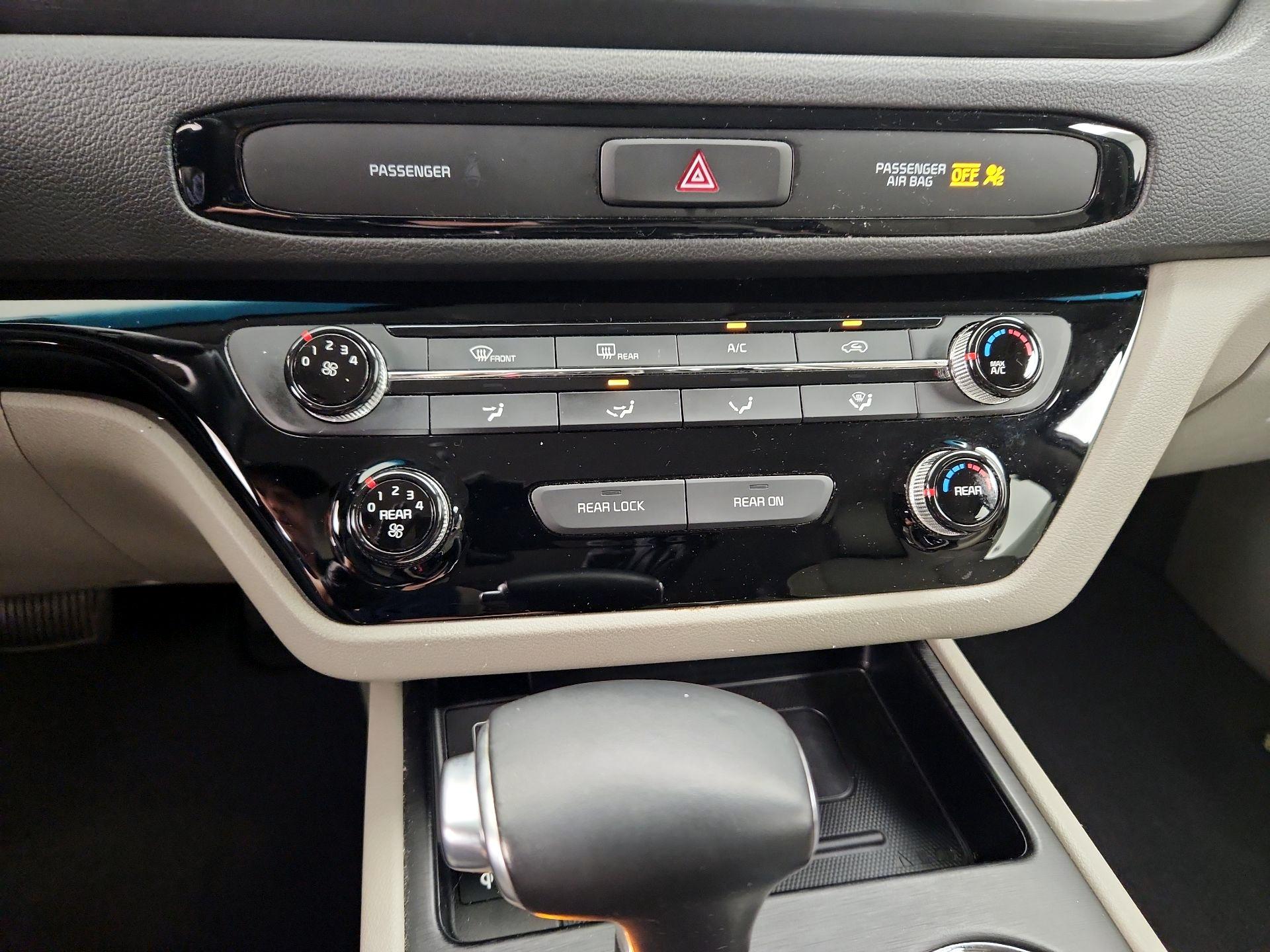 Thumbnail: 2019 Kia Sedona - 16