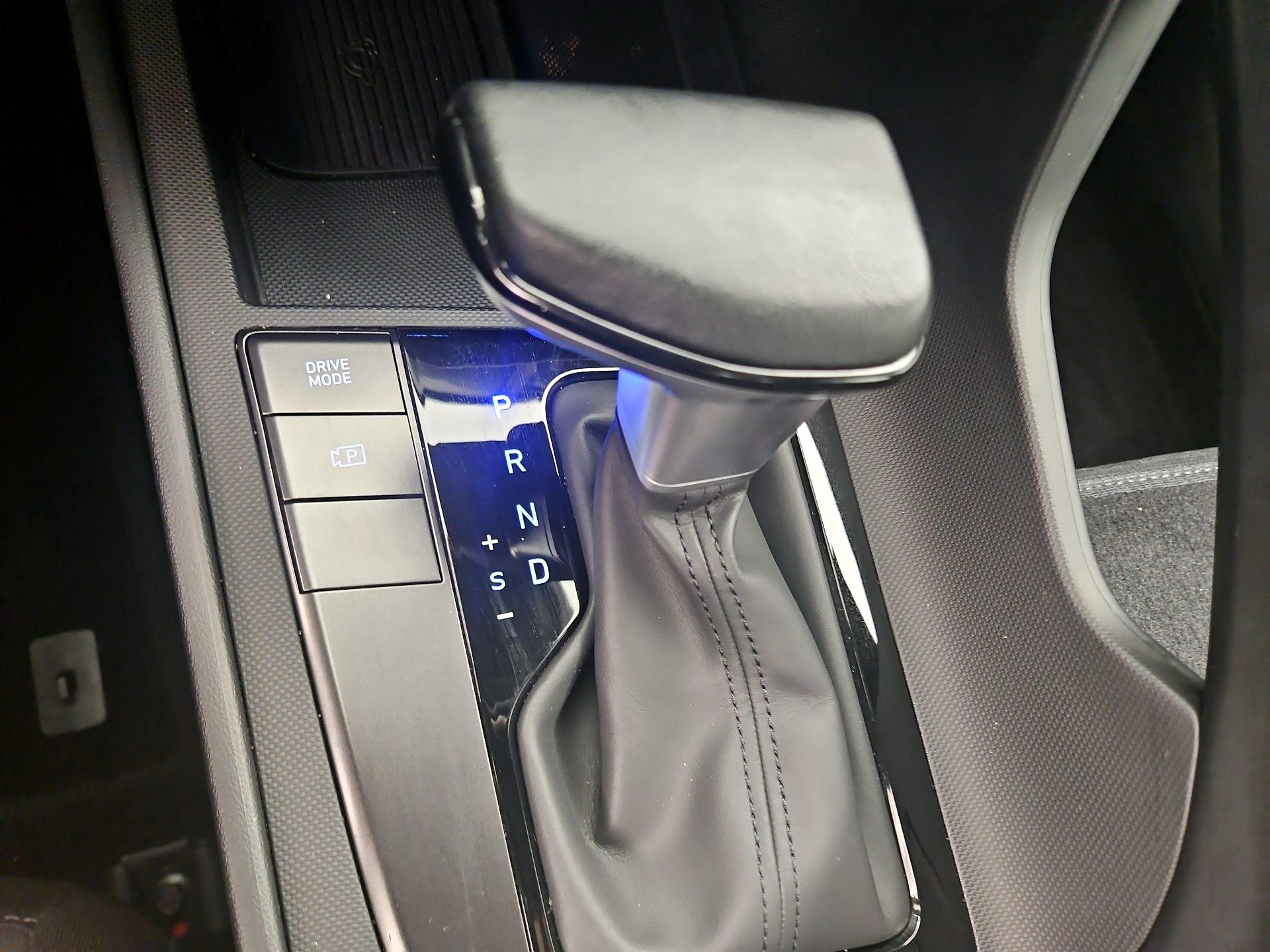 Thumbnail: 2025 Hyundai Elantra - 17