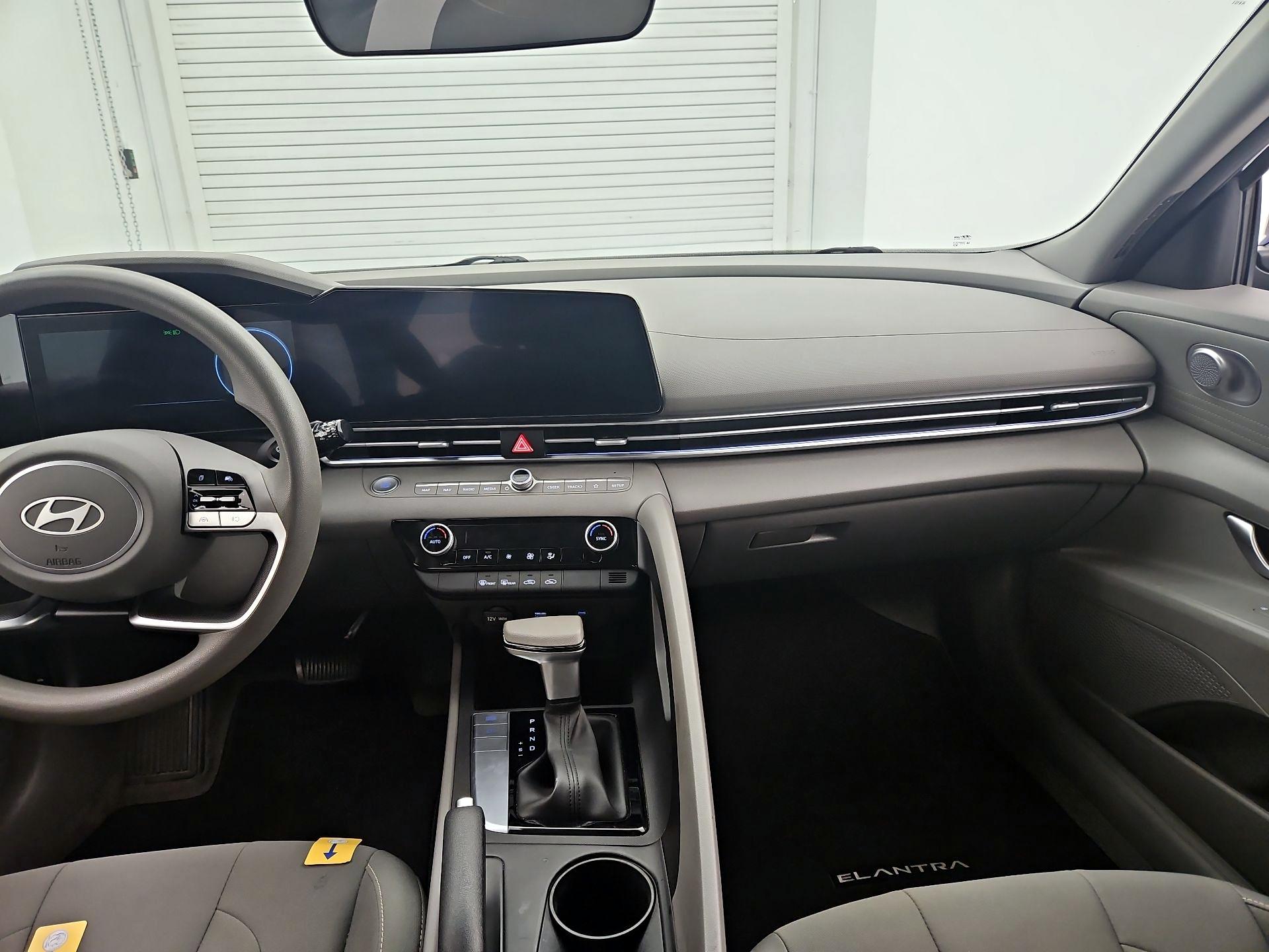 Thumbnail: 2024 Hyundai Elantra - 9