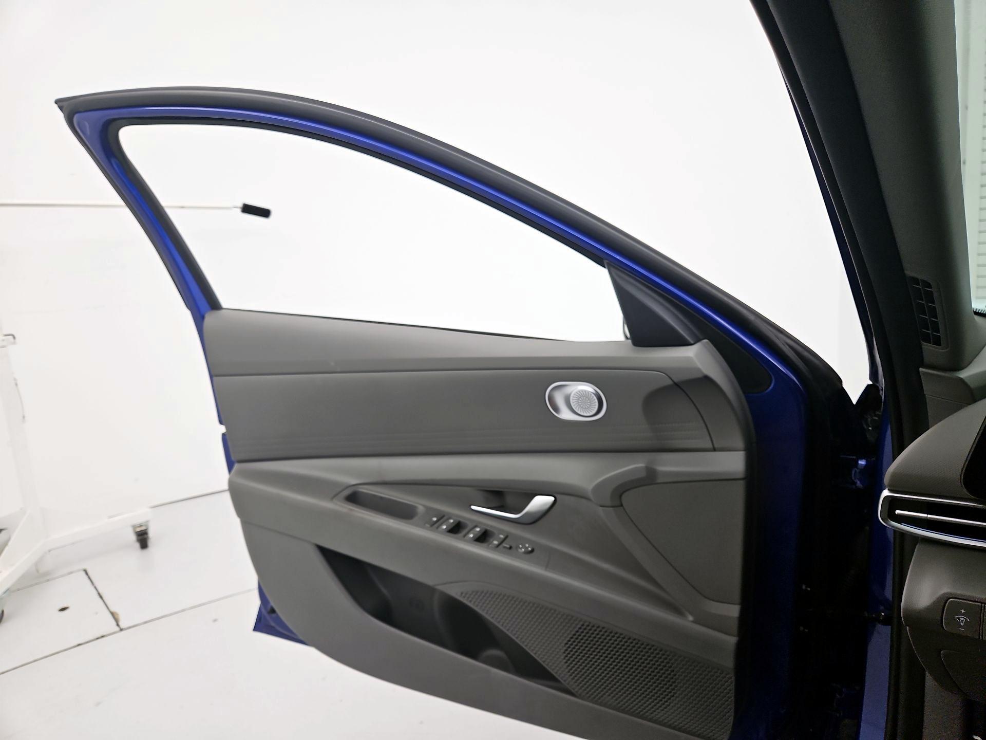 Thumbnail: 2024 Hyundai Elantra - 12