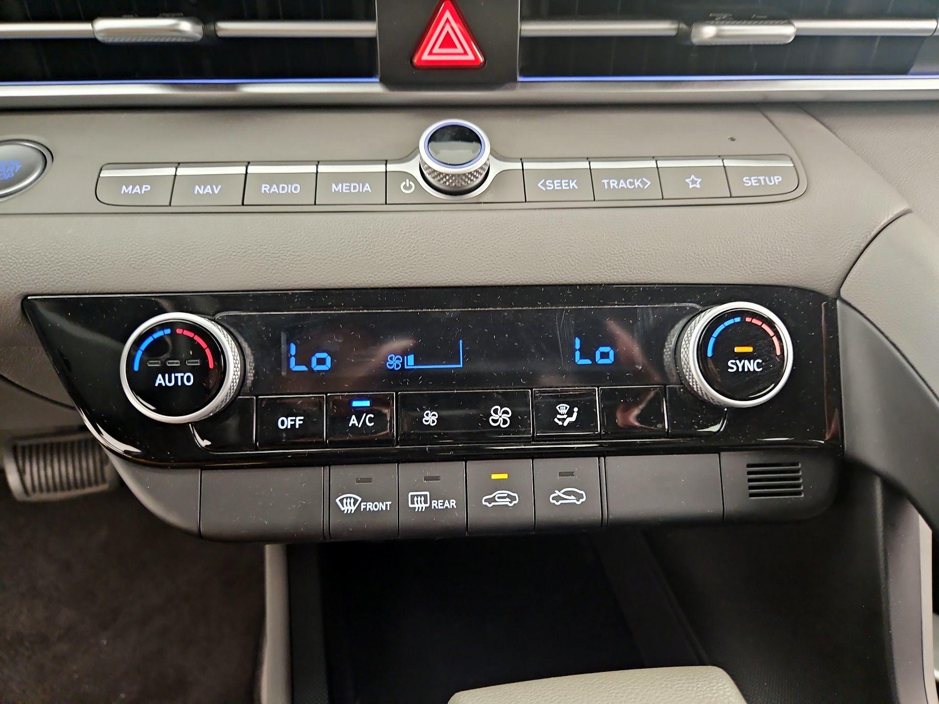 Thumbnail: 2024 Hyundai Elantra - 17