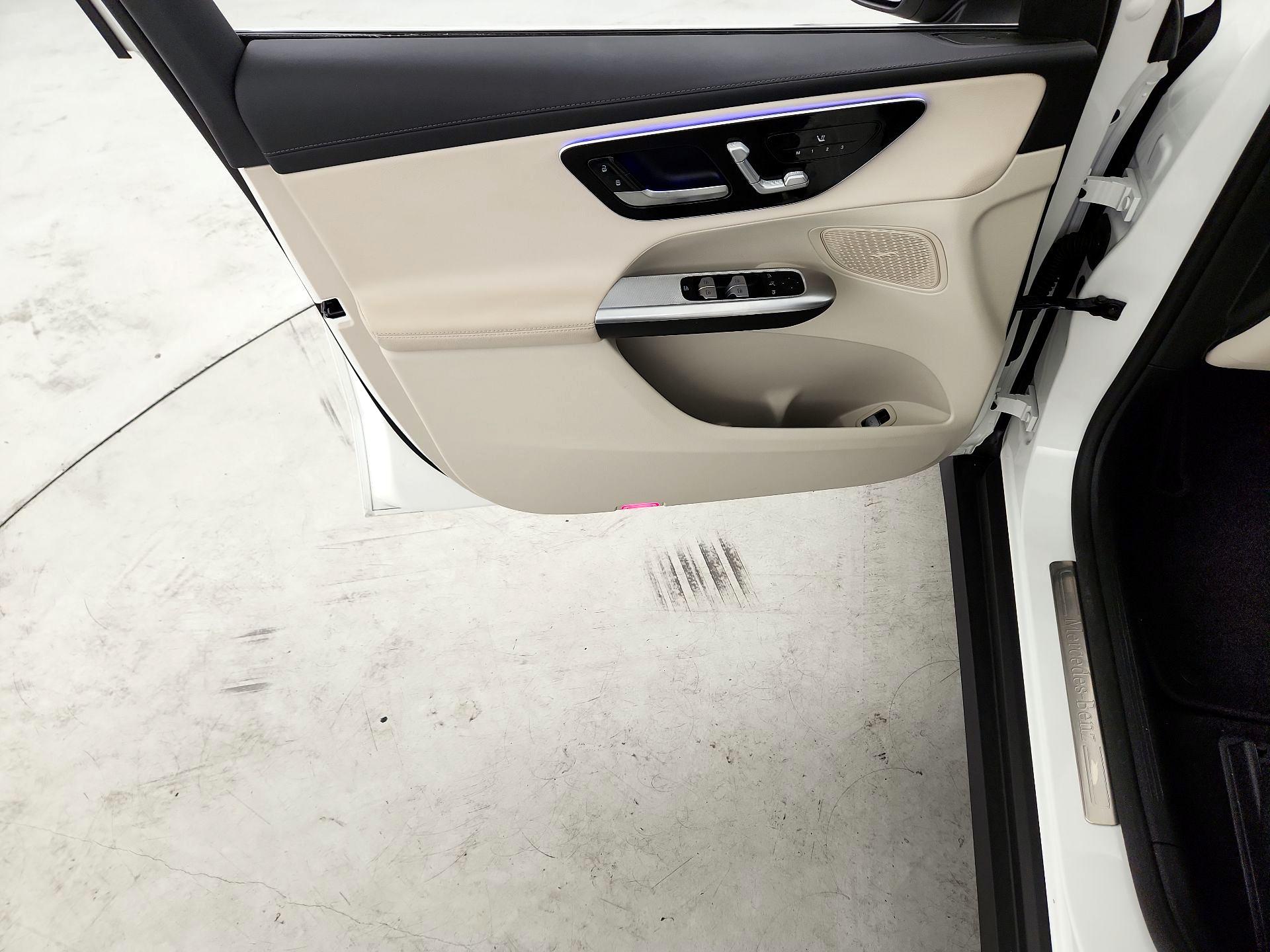 Thumbnail: 2025 Mercedes-Benz GLC - 12