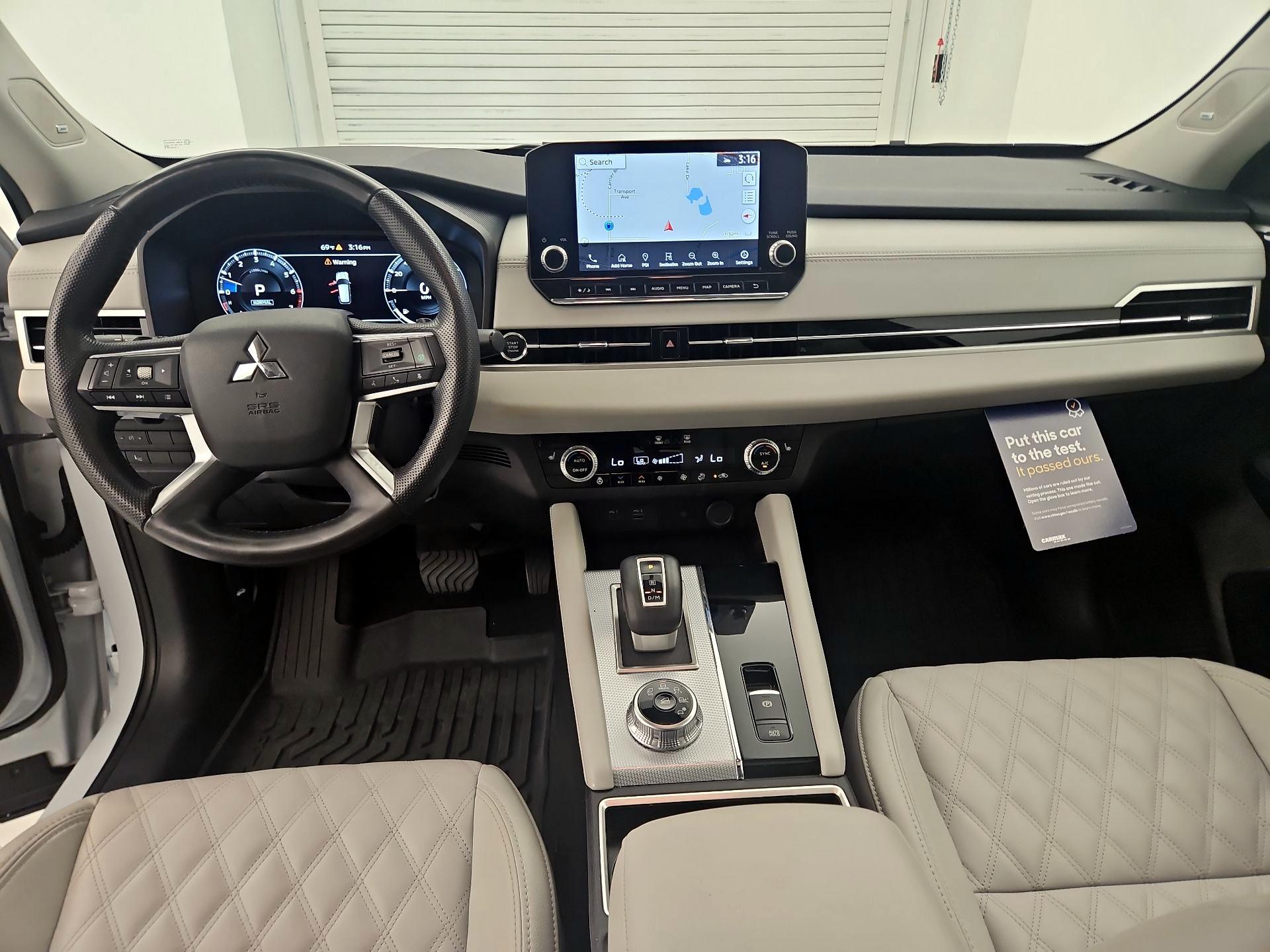 Thumbnail: 2024 Mitsubishi Outlander - 9