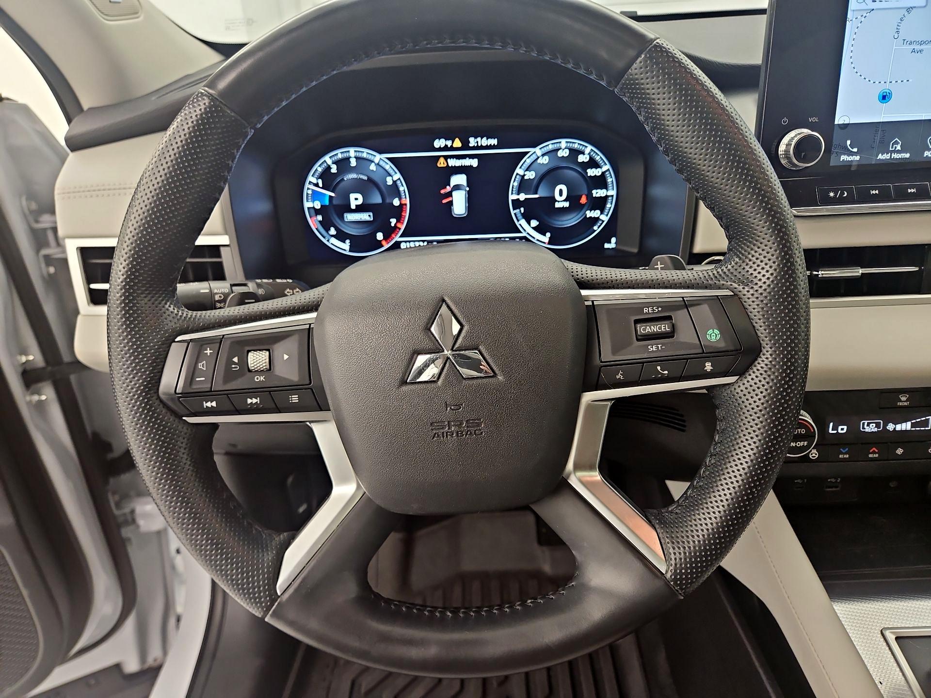 Thumbnail: 2024 Mitsubishi Outlander - 10
