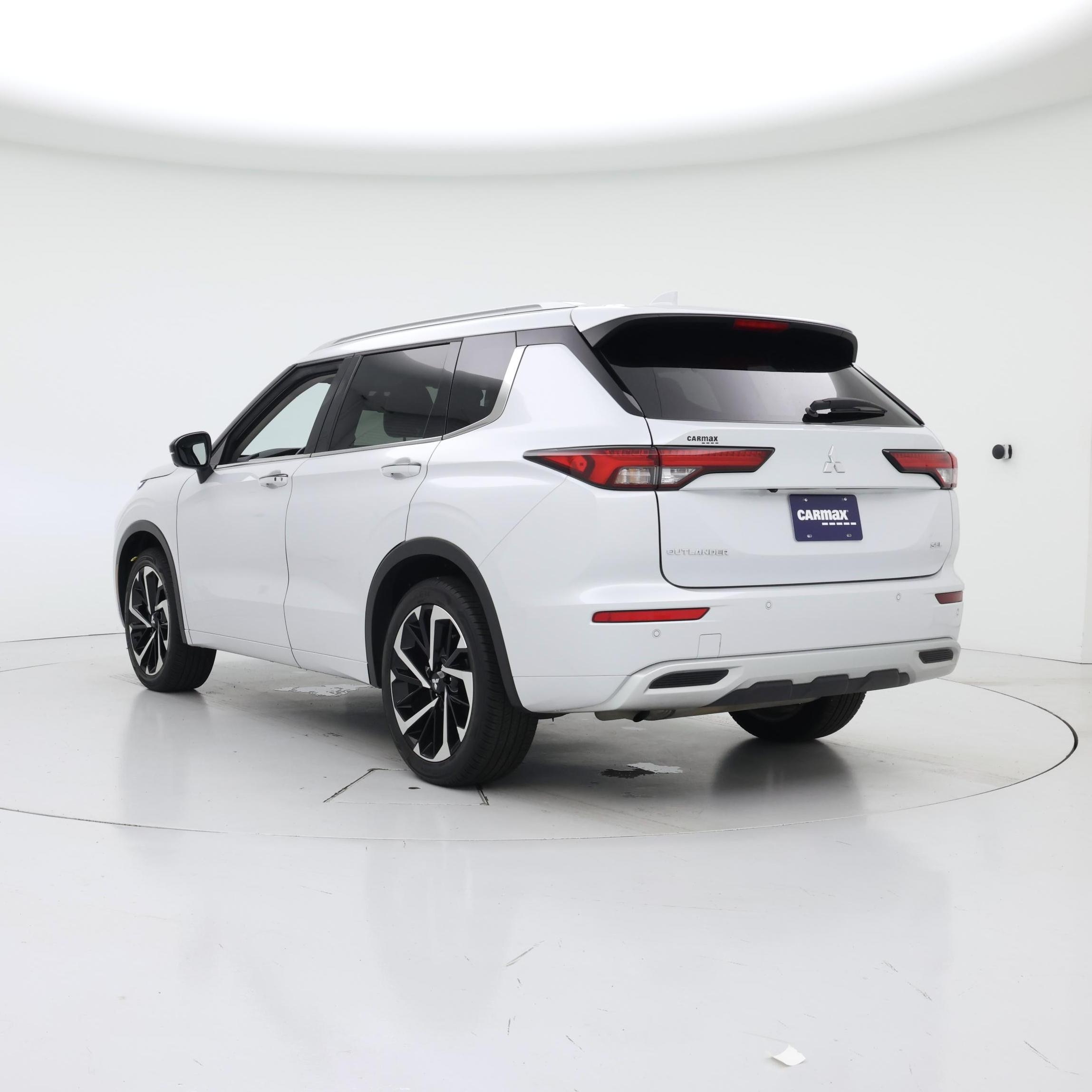 Thumbnail: 2024 Mitsubishi Outlander - 2