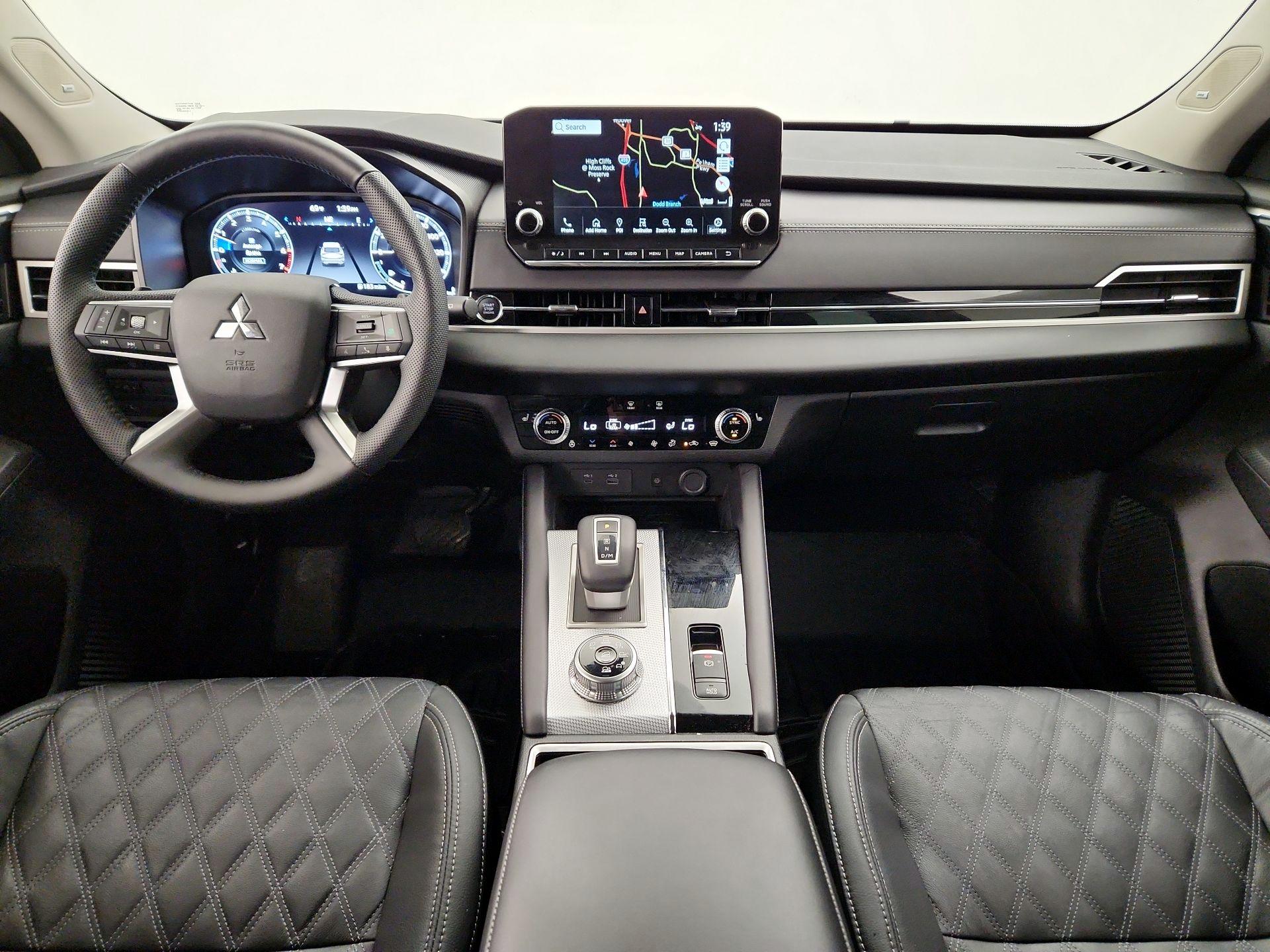 Thumbnail: 2023 Mitsubishi Outlander - 9