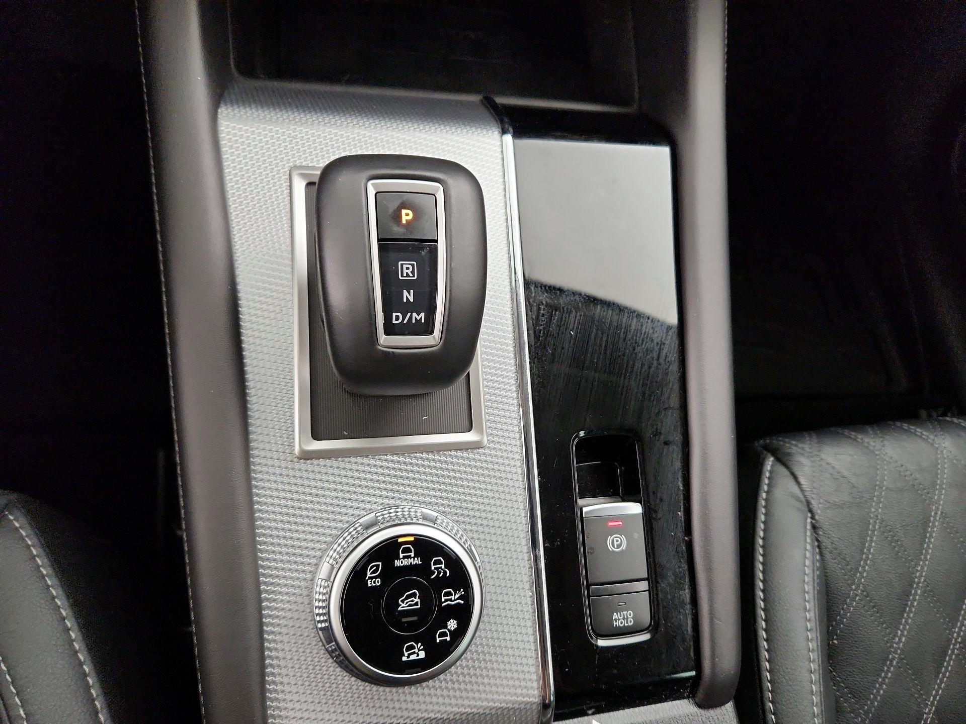 Thumbnail: 2023 Mitsubishi Outlander - 18