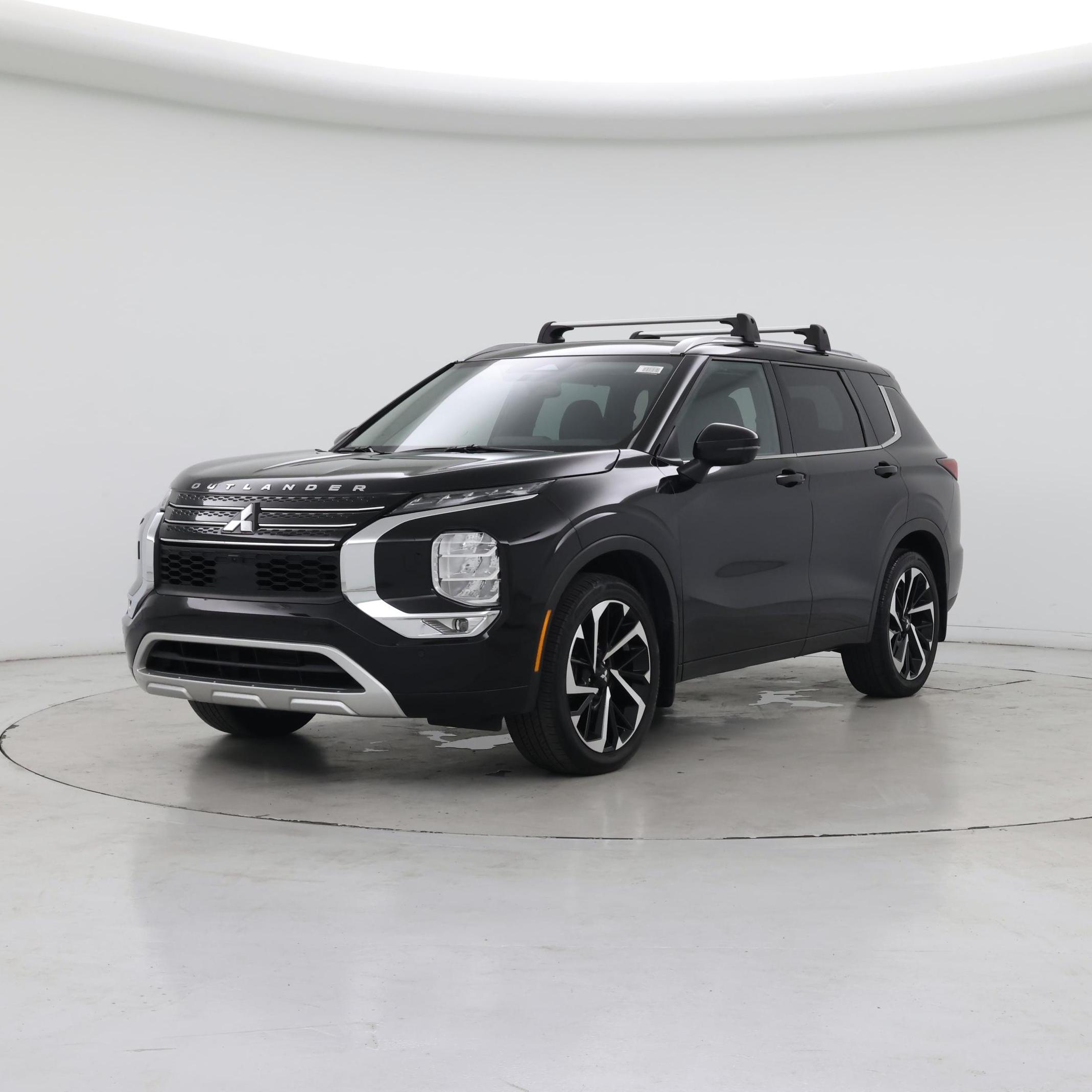 Thumbnail: 2023 Mitsubishi Outlander - 4