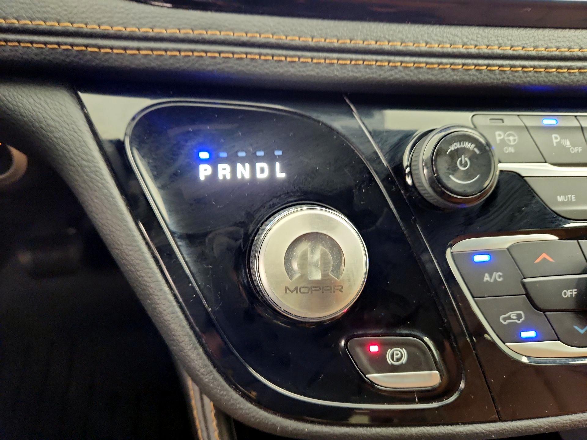 Thumbnail: 2022 Chrysler Pacifica - 18
