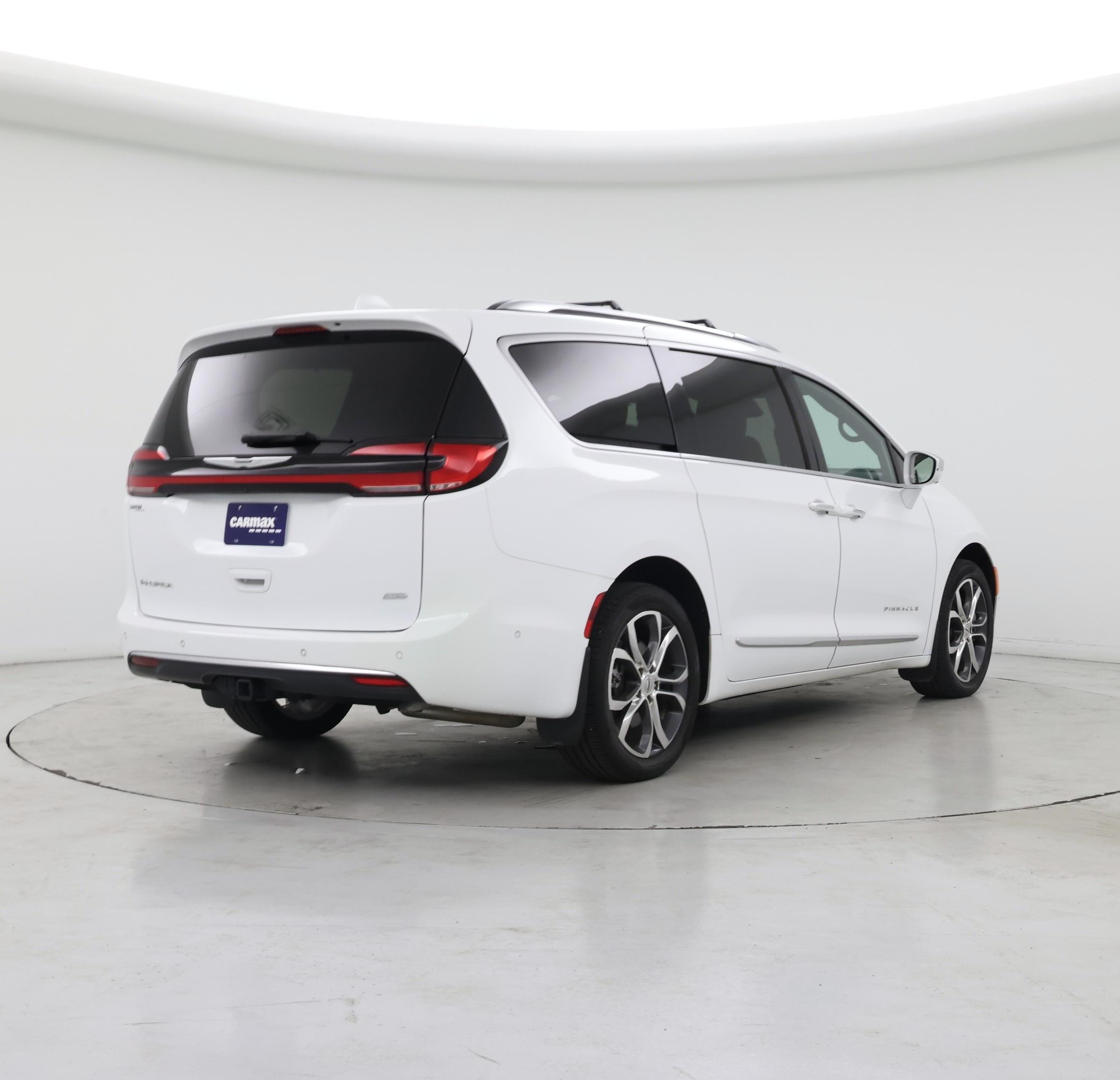 Thumbnail: 2022 Chrysler Pacifica - 8
