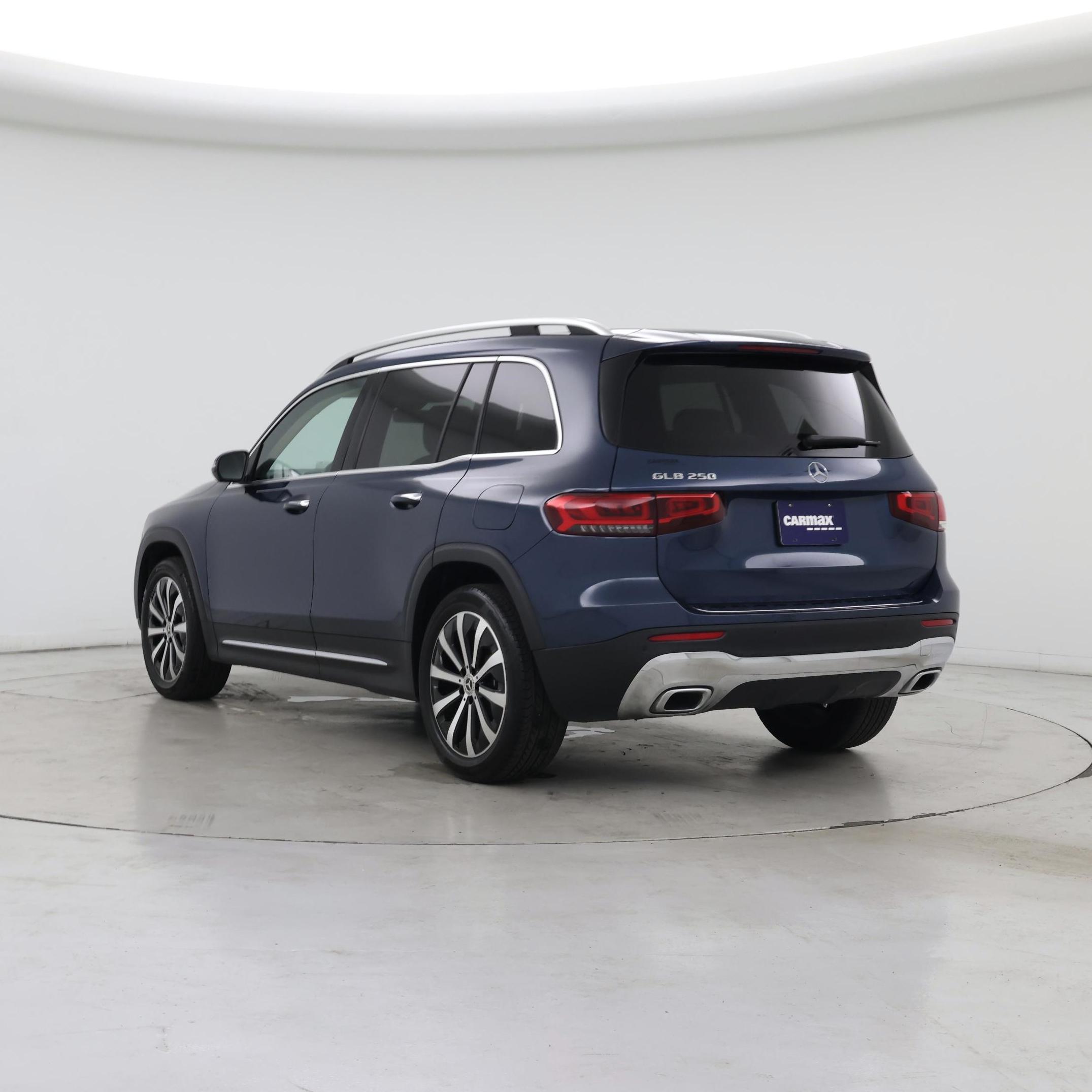 Thumbnail: 2022 Mercedes-Benz GLB - 2