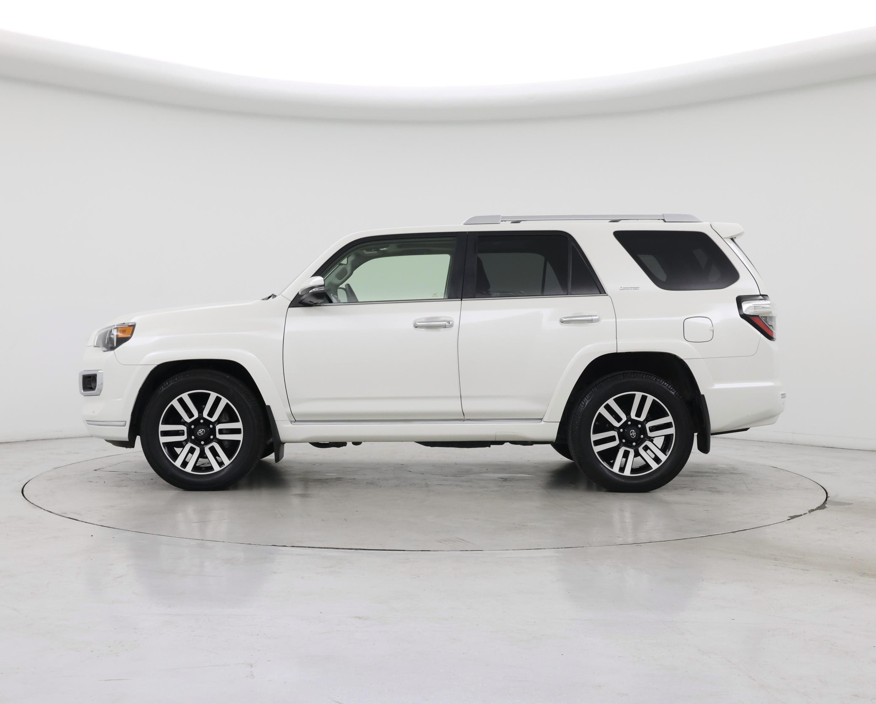 Thumbnail: 2020 Toyota 4Runner - 3