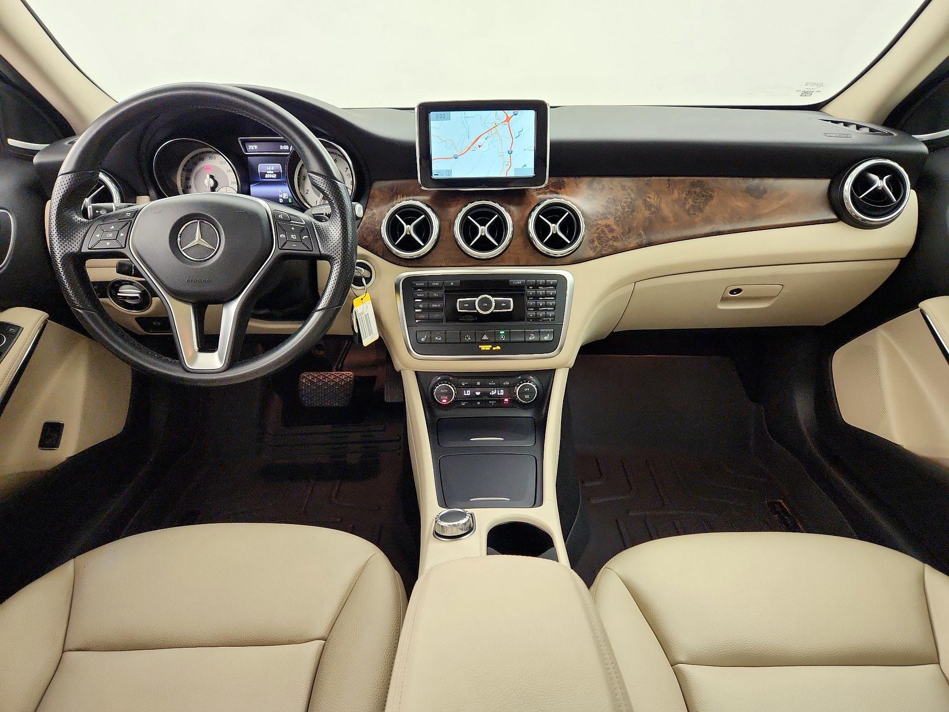 Thumbnail: 2015 Mercedes-Benz GLA - 9