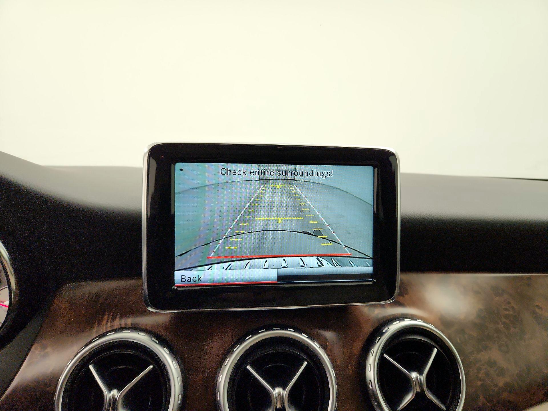 Thumbnail: 2015 Mercedes-Benz GLA - 15