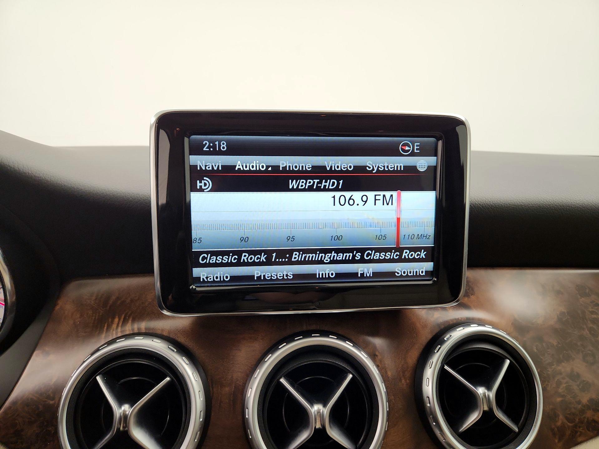 Thumbnail: 2015 Mercedes-Benz GLA - 16