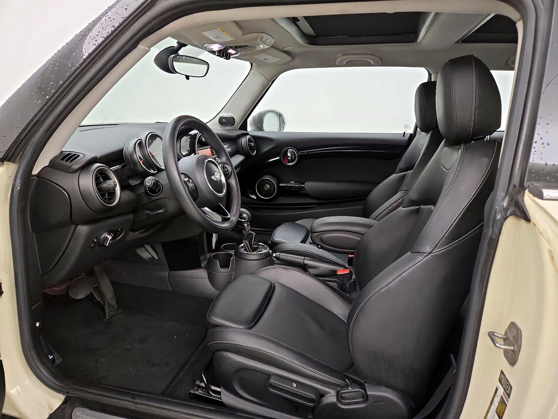 Thumbnail: 2015 MINI Cooper Hardtop - 11