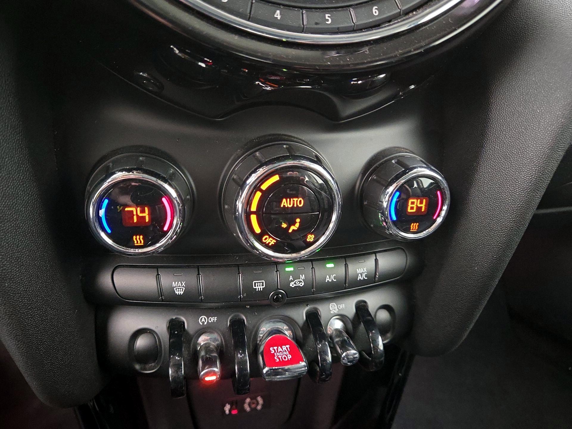 Thumbnail: 2015 MINI Cooper Hardtop - 15