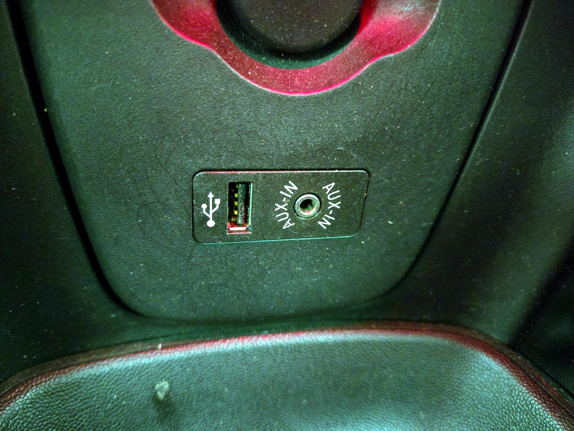 Thumbnail: 2015 MINI Cooper Hardtop - 17