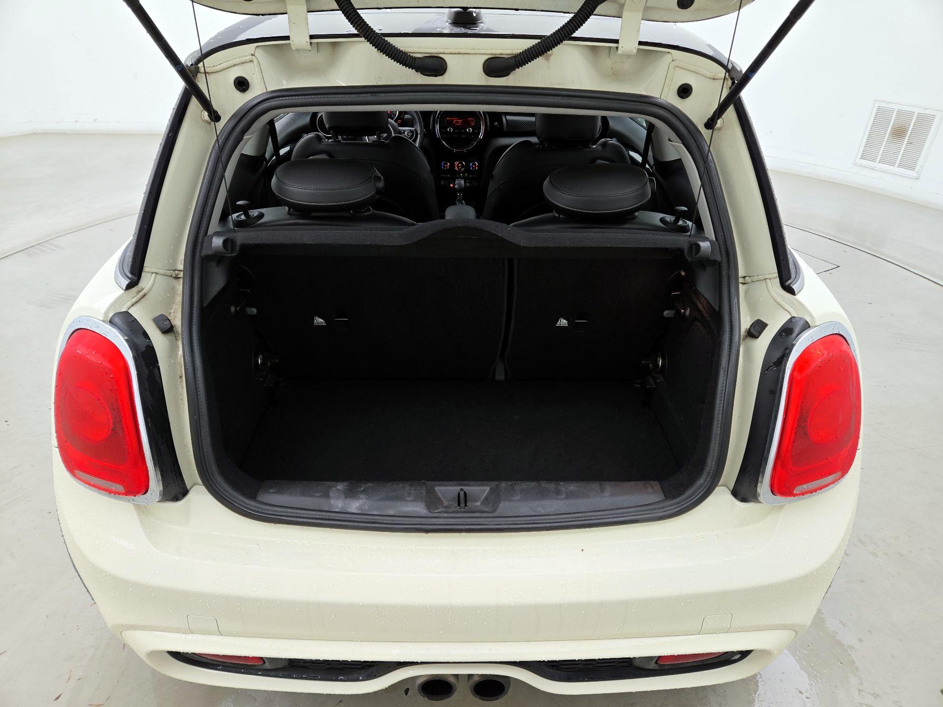 Thumbnail: 2015 MINI Cooper Hardtop - 19