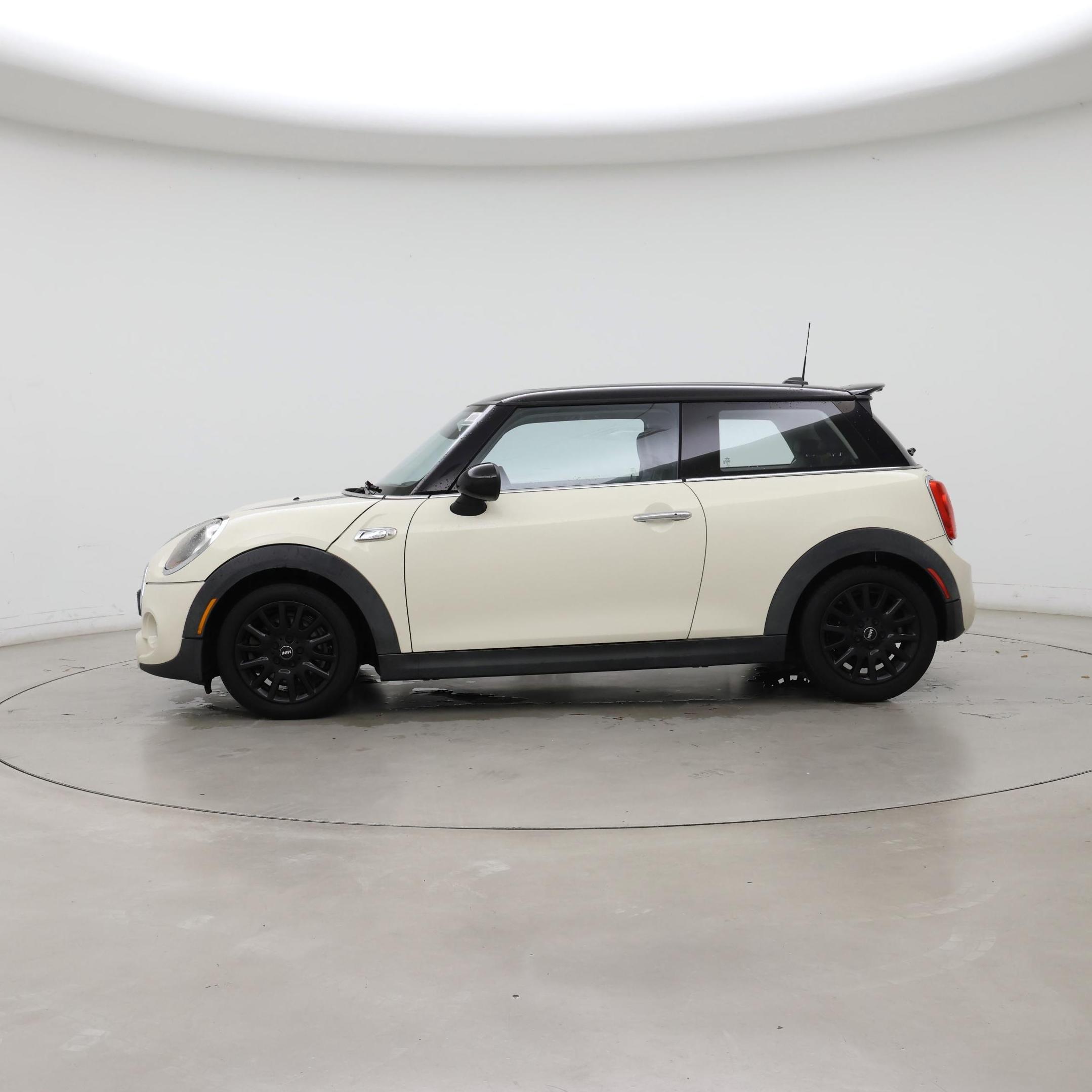 Thumbnail: 2015 MINI Cooper Hardtop - 3