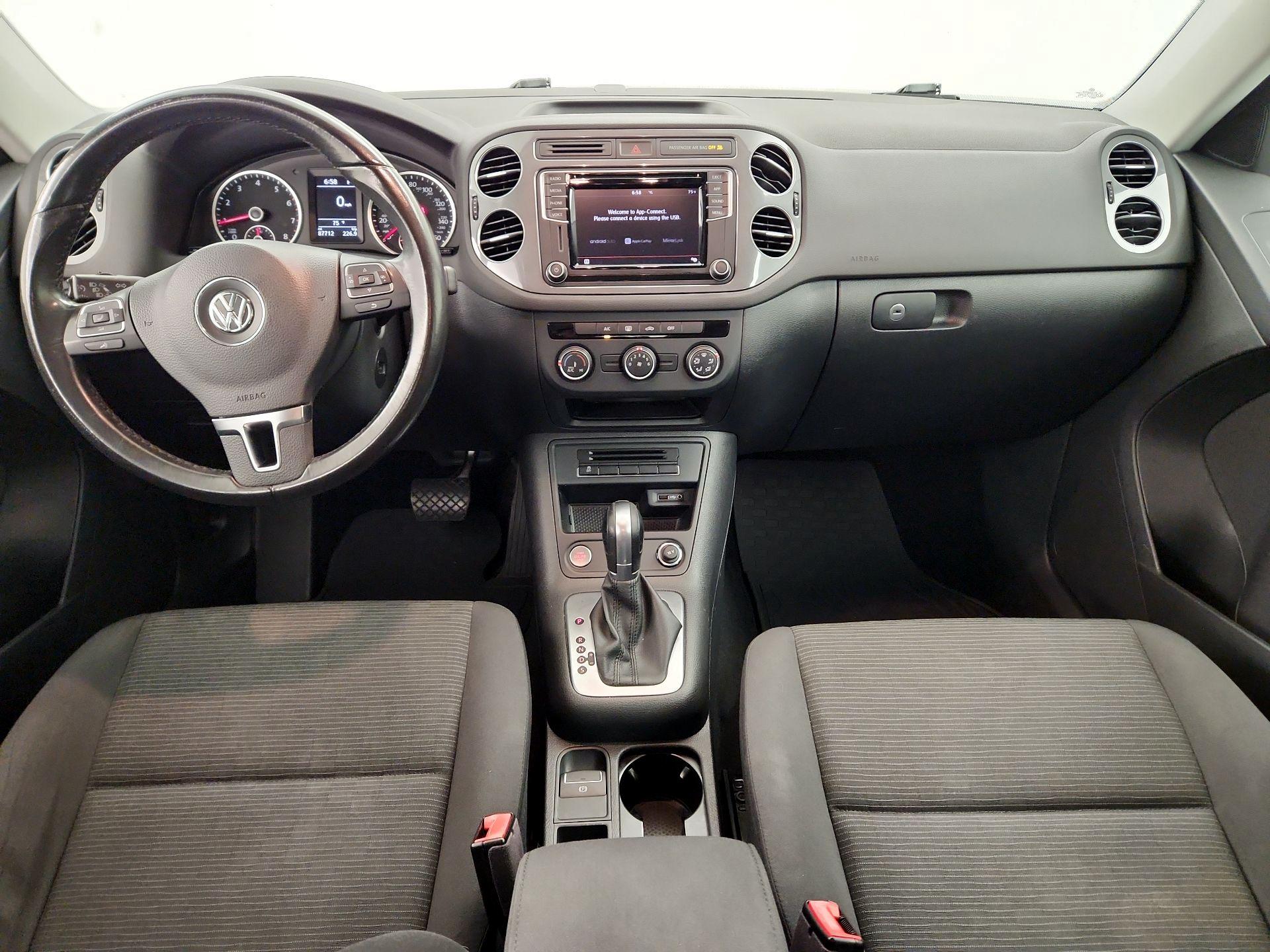 Thumbnail: 2017 Volkswagen Tiguan - 9