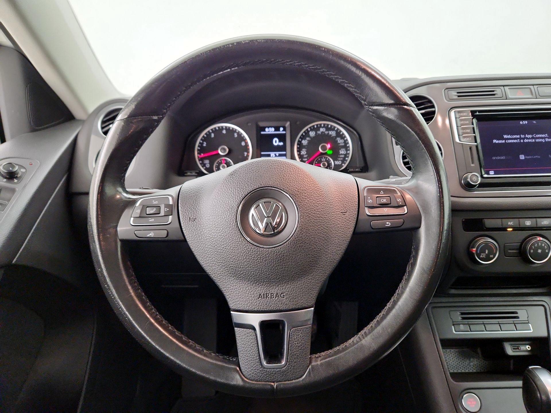 Thumbnail: 2017 Volkswagen Tiguan - 10