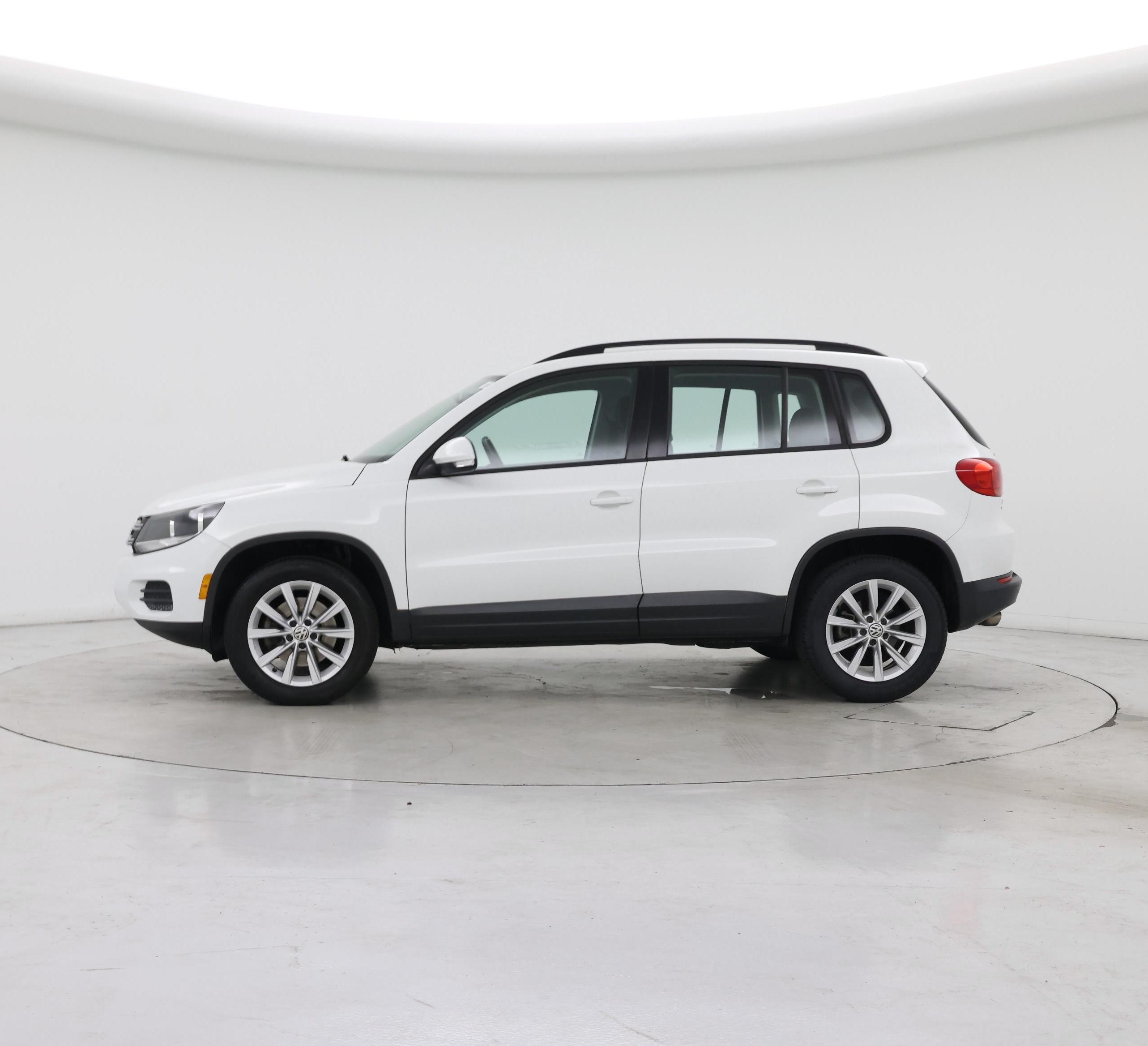 Thumbnail: 2017 Volkswagen Tiguan - 3