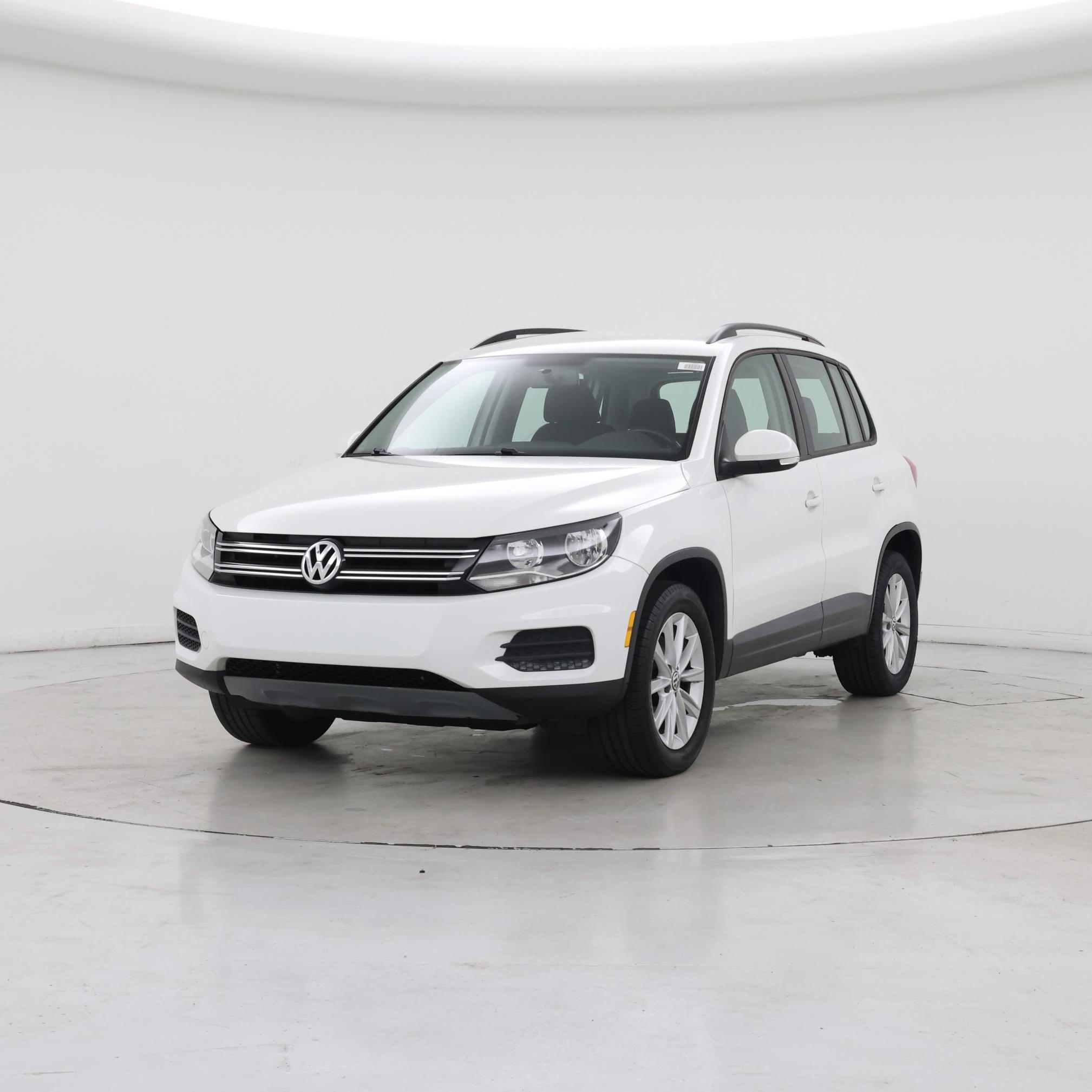Thumbnail: 2017 Volkswagen Tiguan - 4