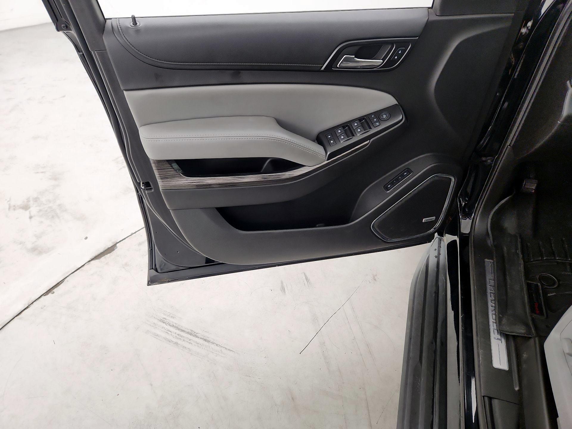 Thumbnail: 2016 Chevrolet Suburban - 12