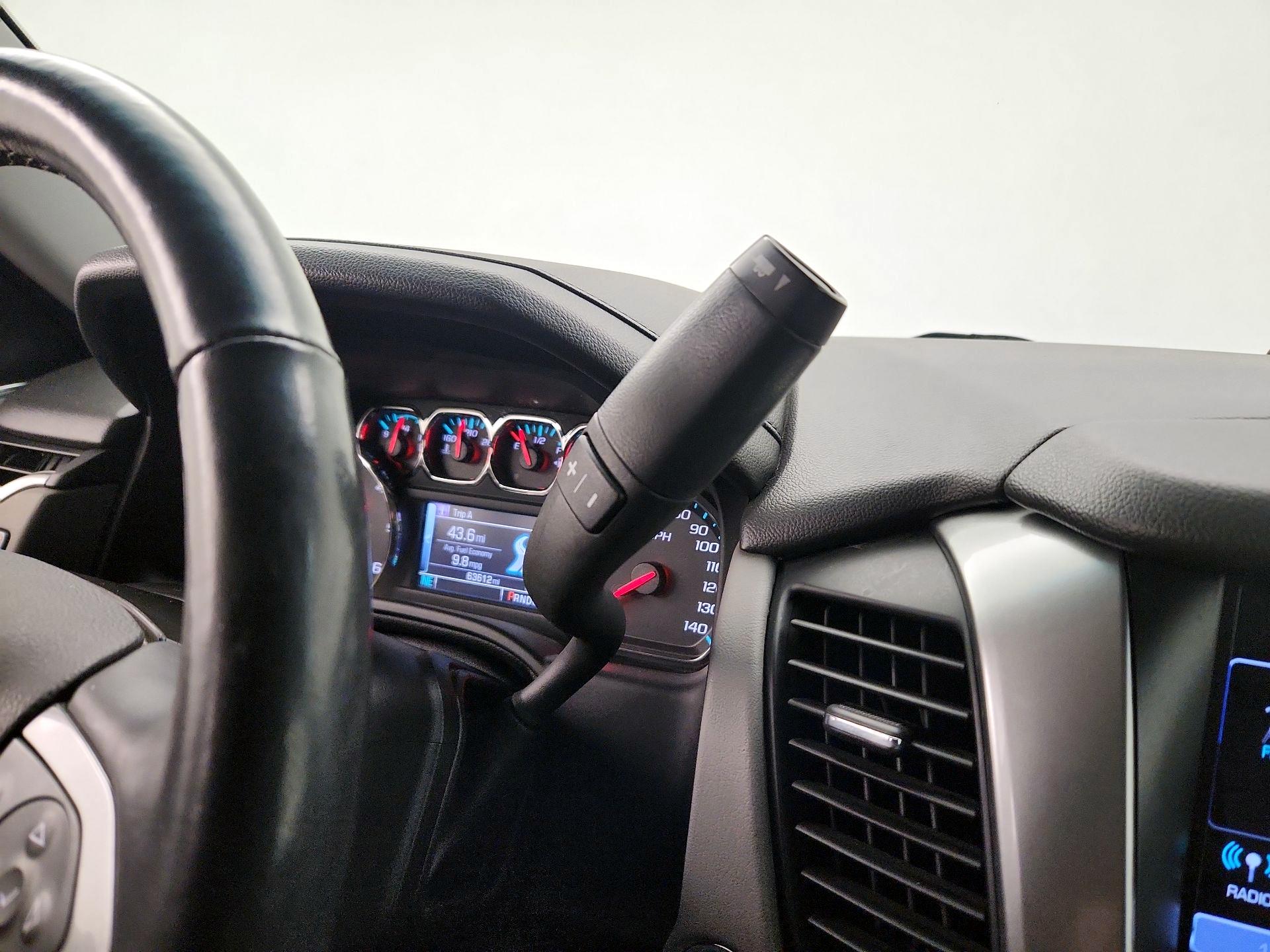 Thumbnail: 2016 Chevrolet Suburban - 18