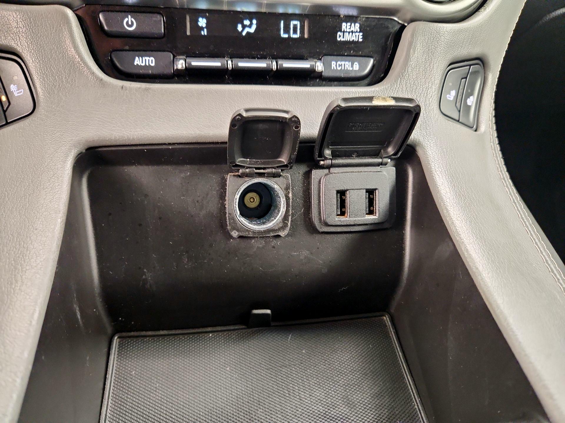 Thumbnail: 2016 Chevrolet Suburban - 19