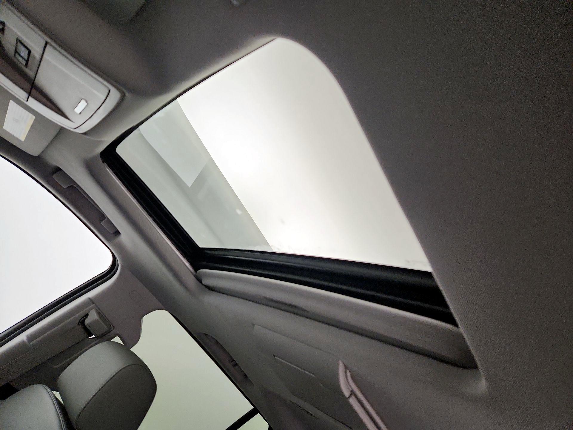 Thumbnail: 2016 Chevrolet Suburban - 20