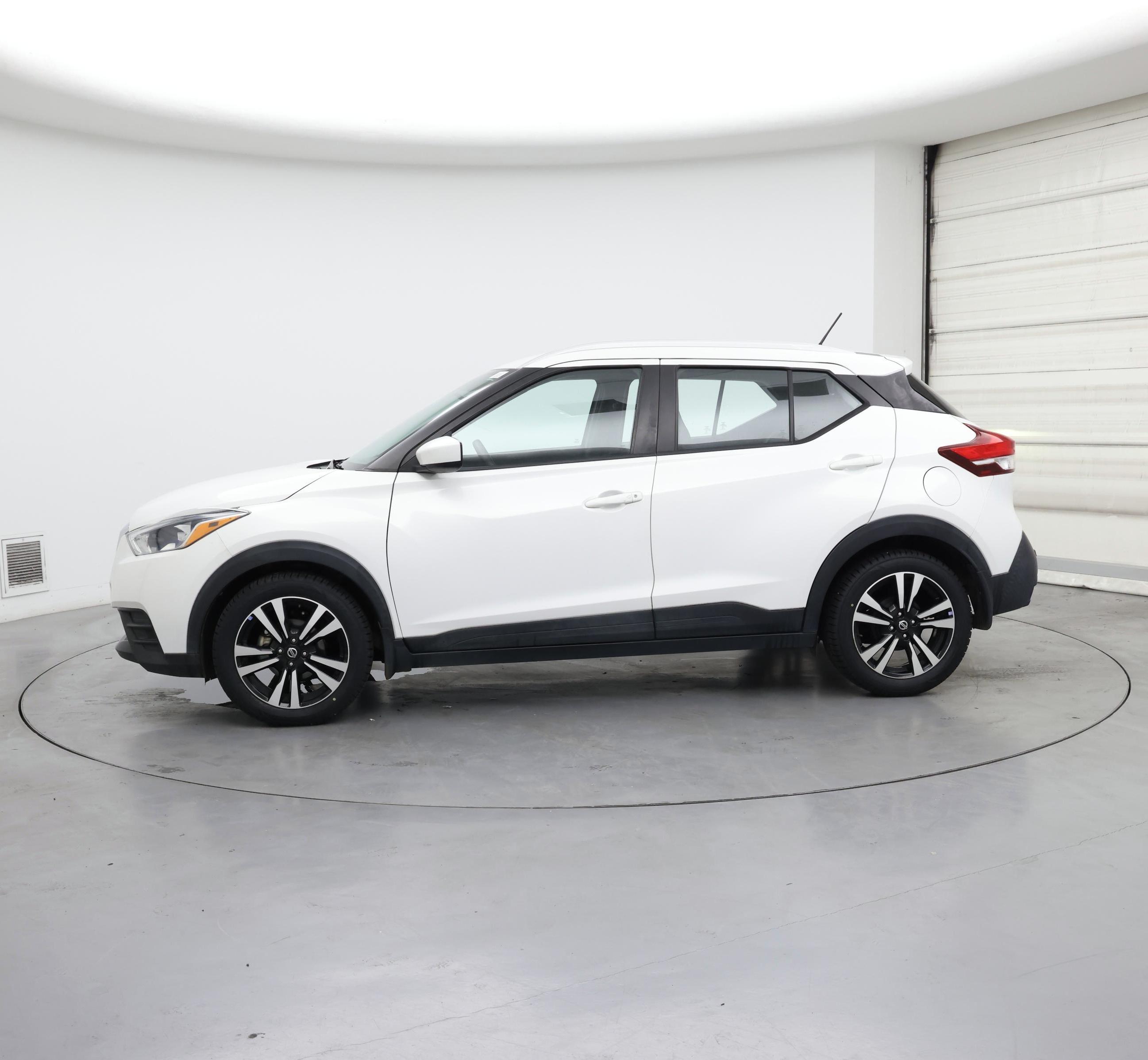 Thumbnail: 2020 Nissan Kicks - 3