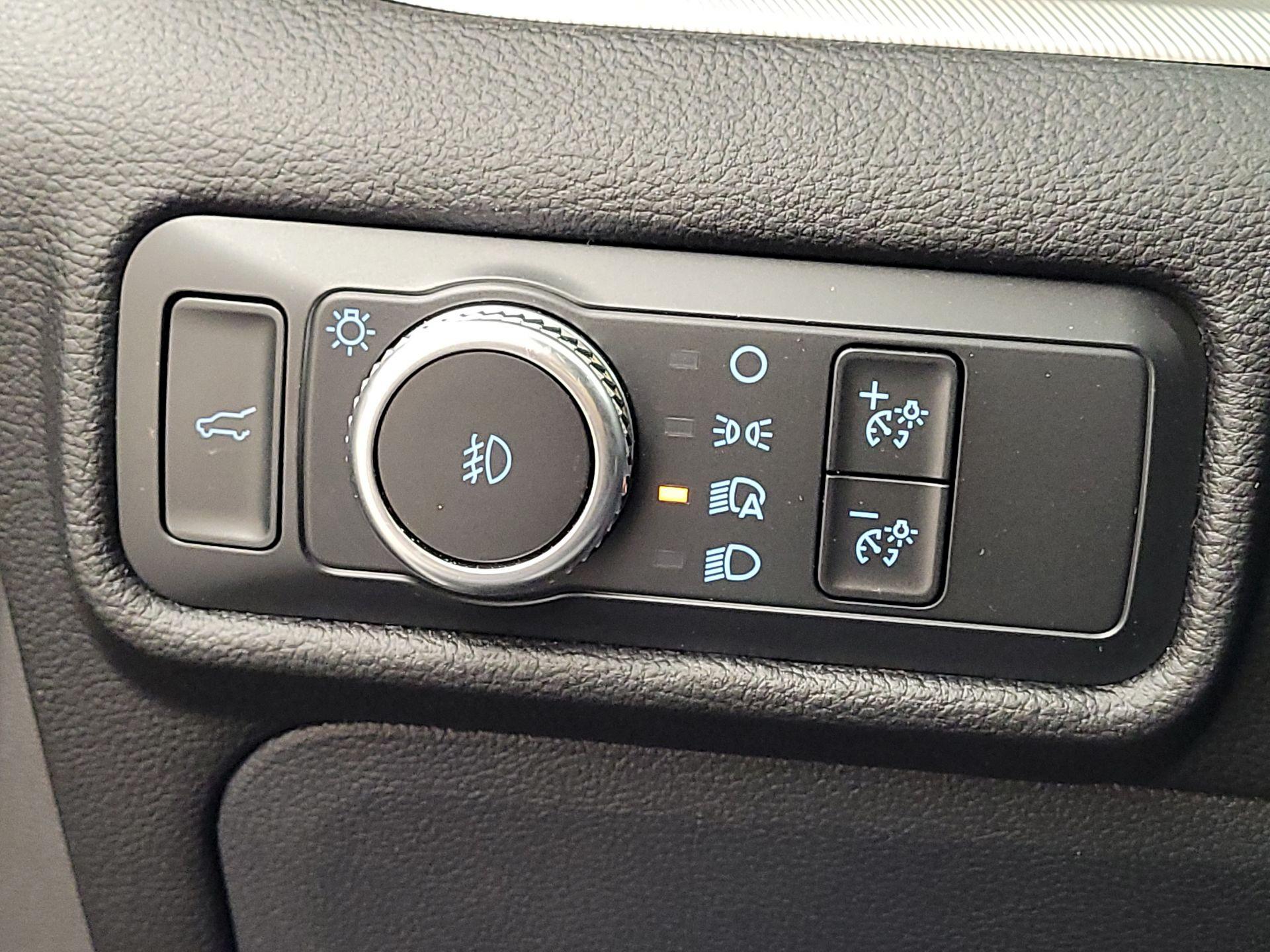 Thumbnail: 2021 Ford Explorer - 13