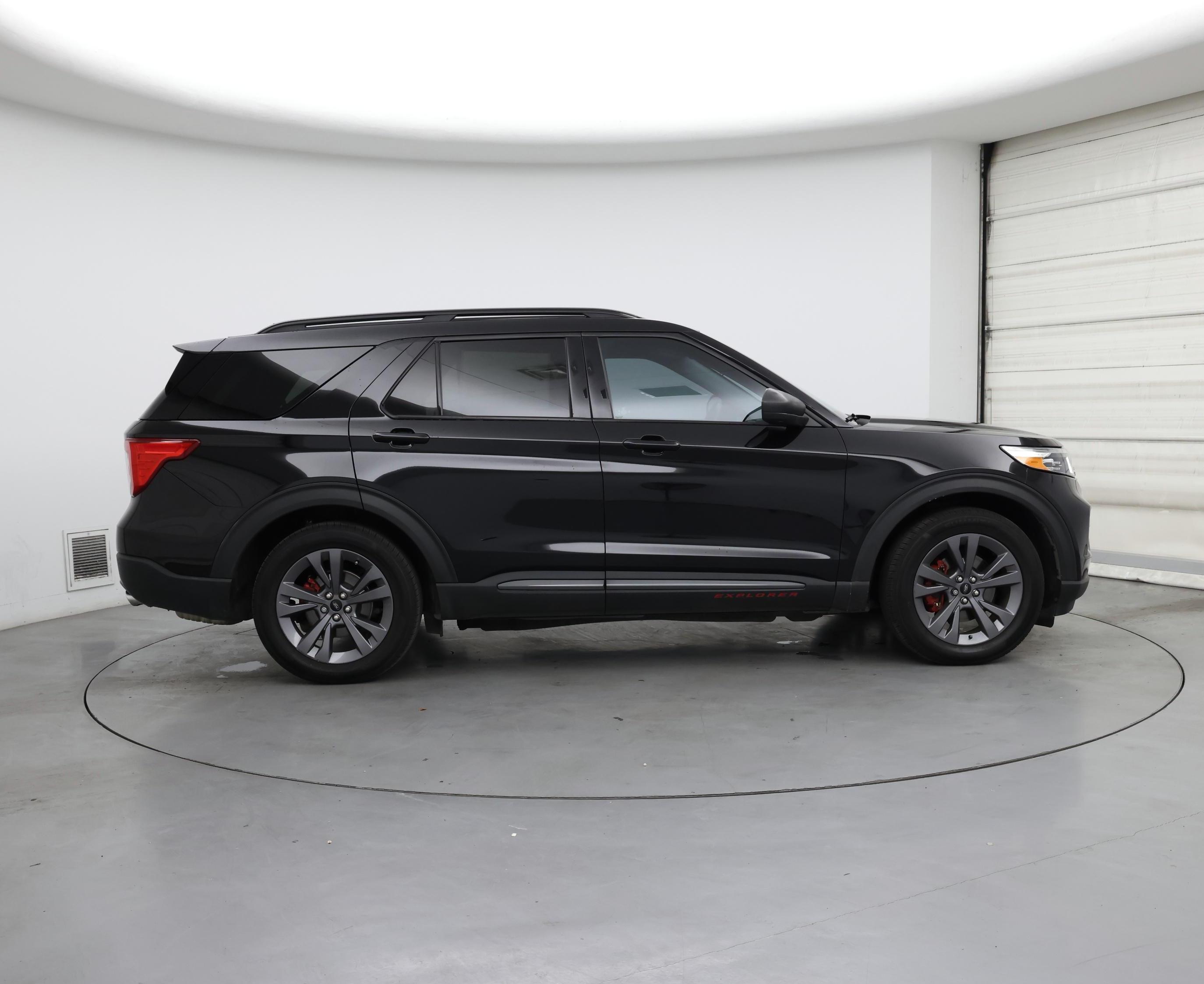 Thumbnail: 2021 Ford Explorer - 7