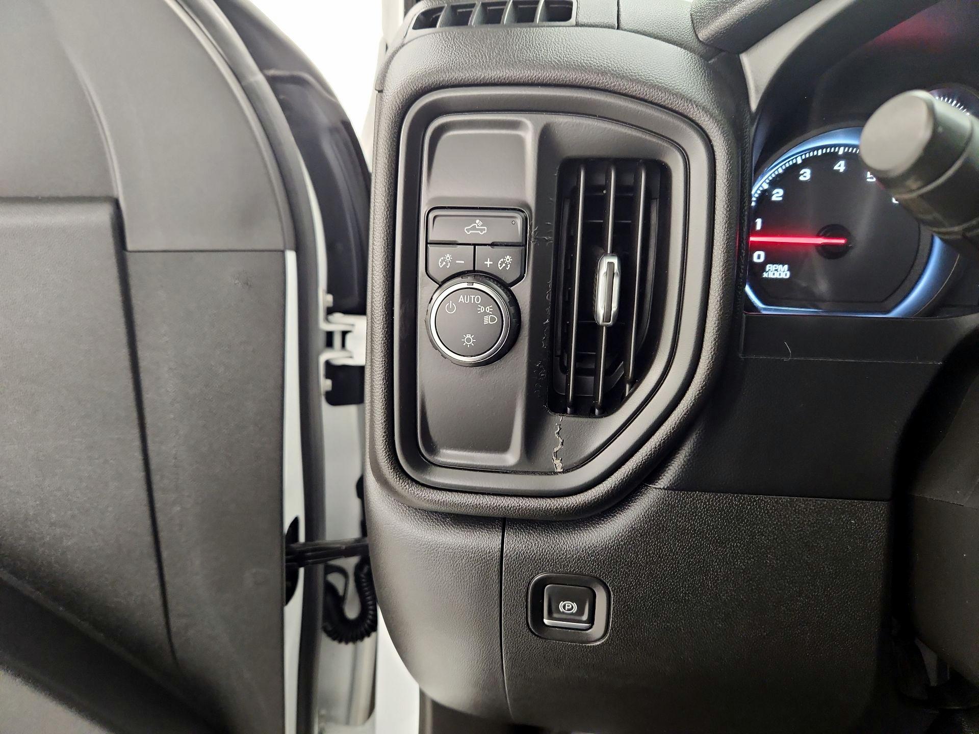 Thumbnail: 2021 Chevrolet Silverado 2500 - 13