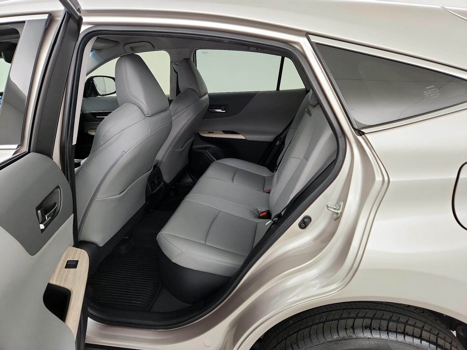 Thumbnail: 2022 Toyota Venza - 19