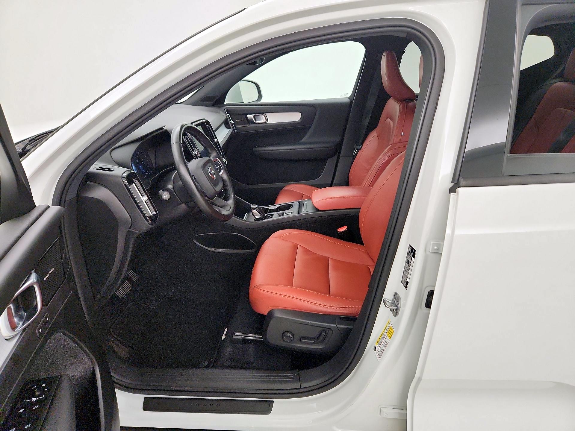 Thumbnail: 2019 Volvo XC40 - 11