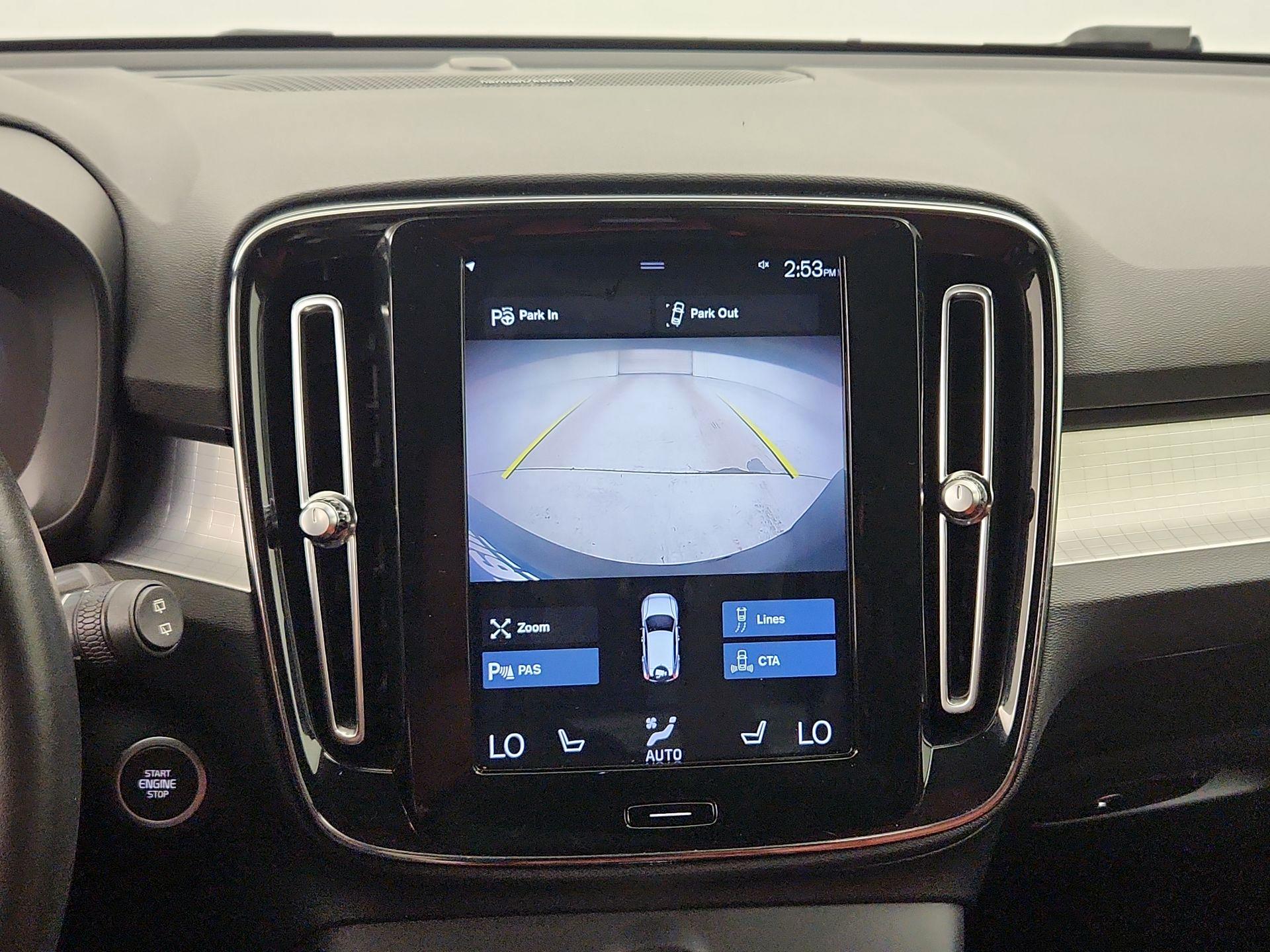 Thumbnail: 2019 Volvo XC40 - 15