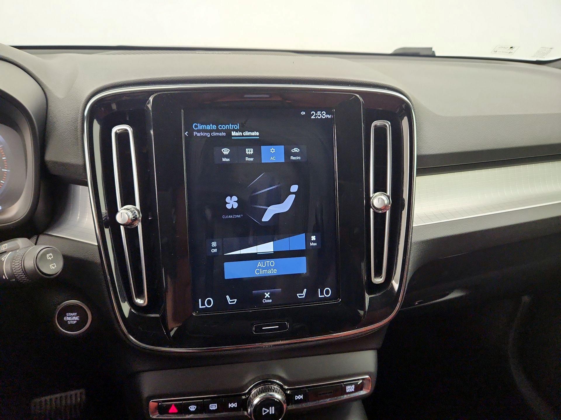 Thumbnail: 2019 Volvo XC40 - 17