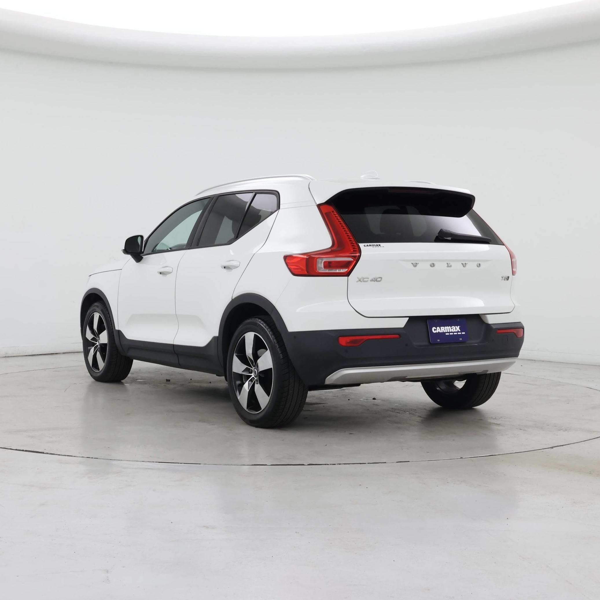 Thumbnail: 2019 Volvo XC40 - 2
