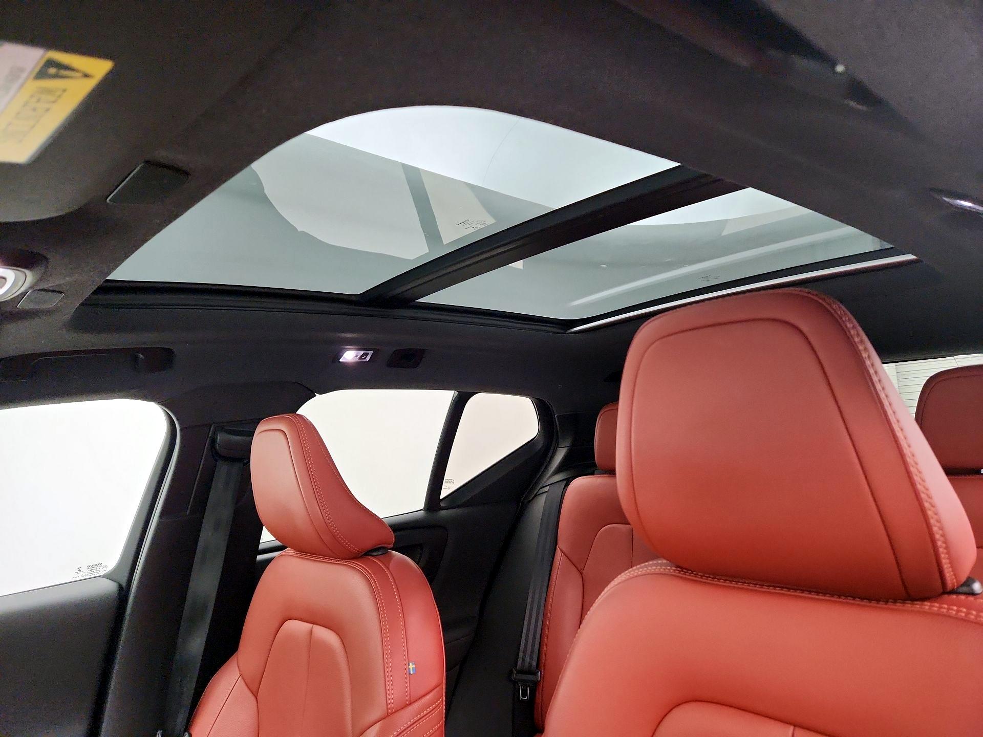 Thumbnail: 2019 Volvo XC40 - 20
