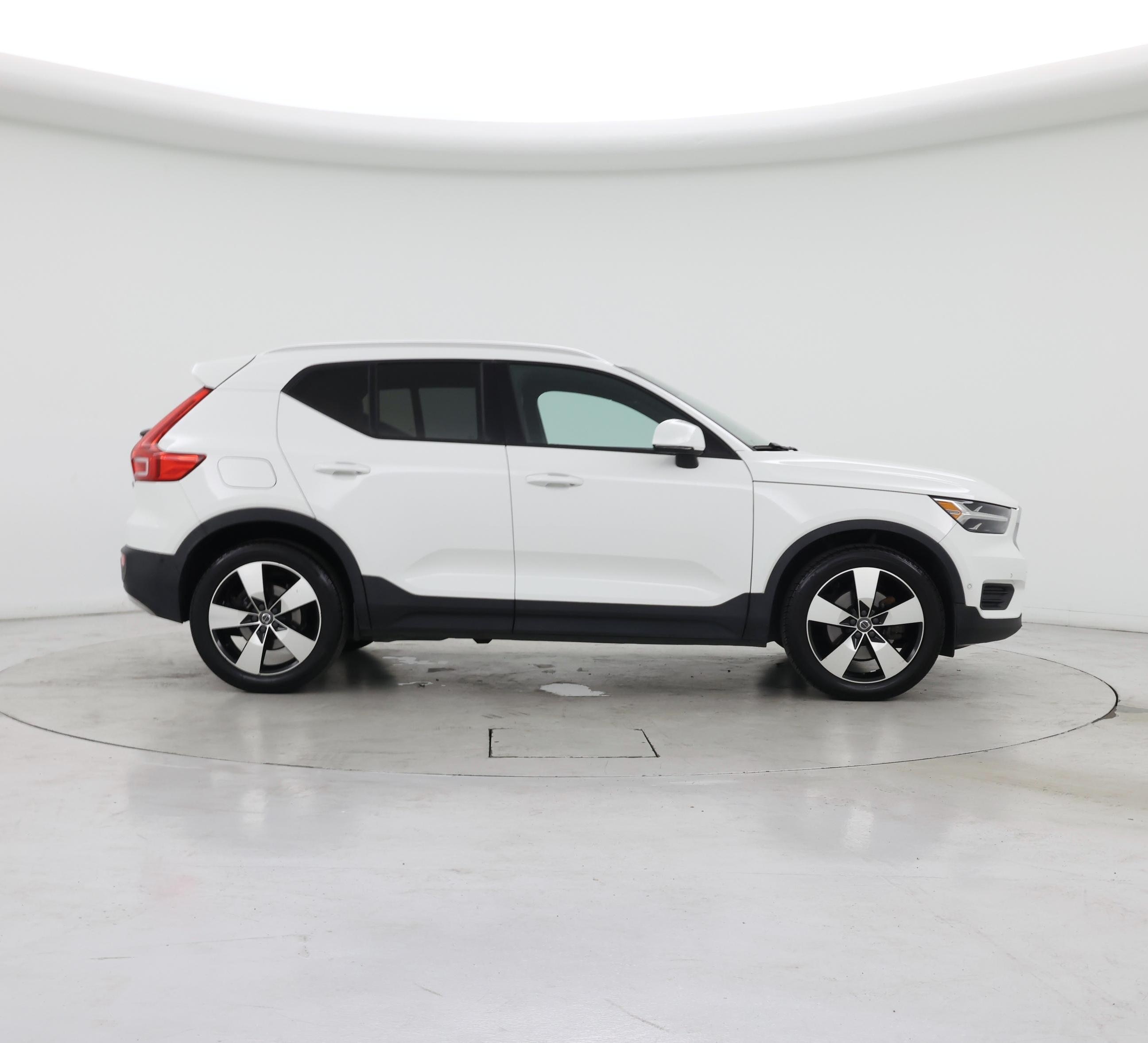 Thumbnail: 2019 Volvo XC40 - 7