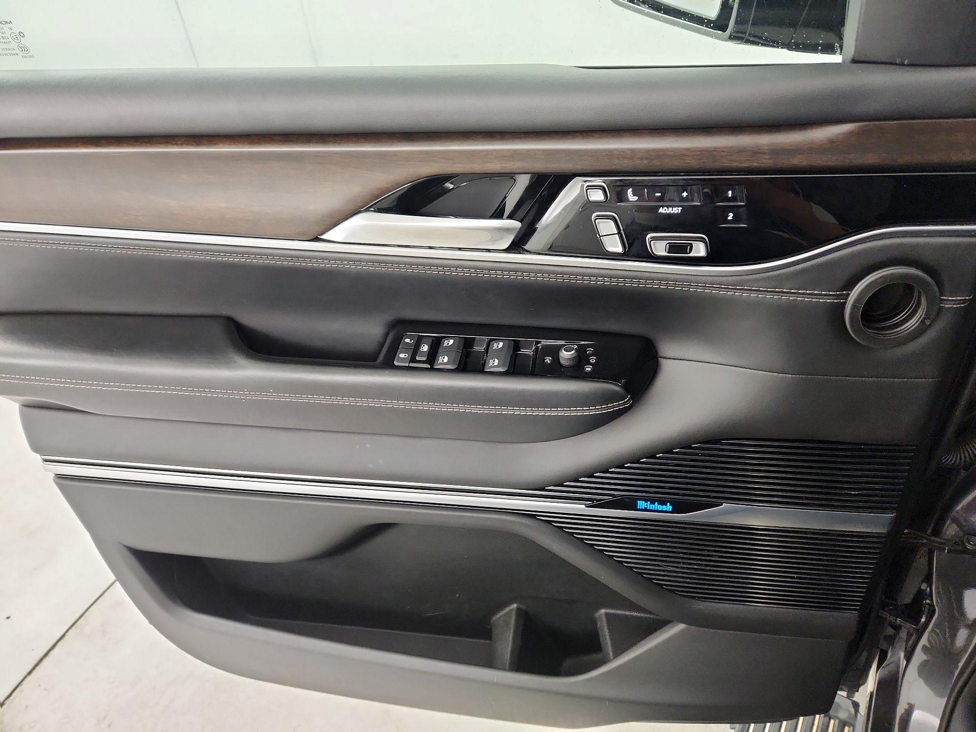 Thumbnail: 2022 Jeep Grand Wagoneer - 10