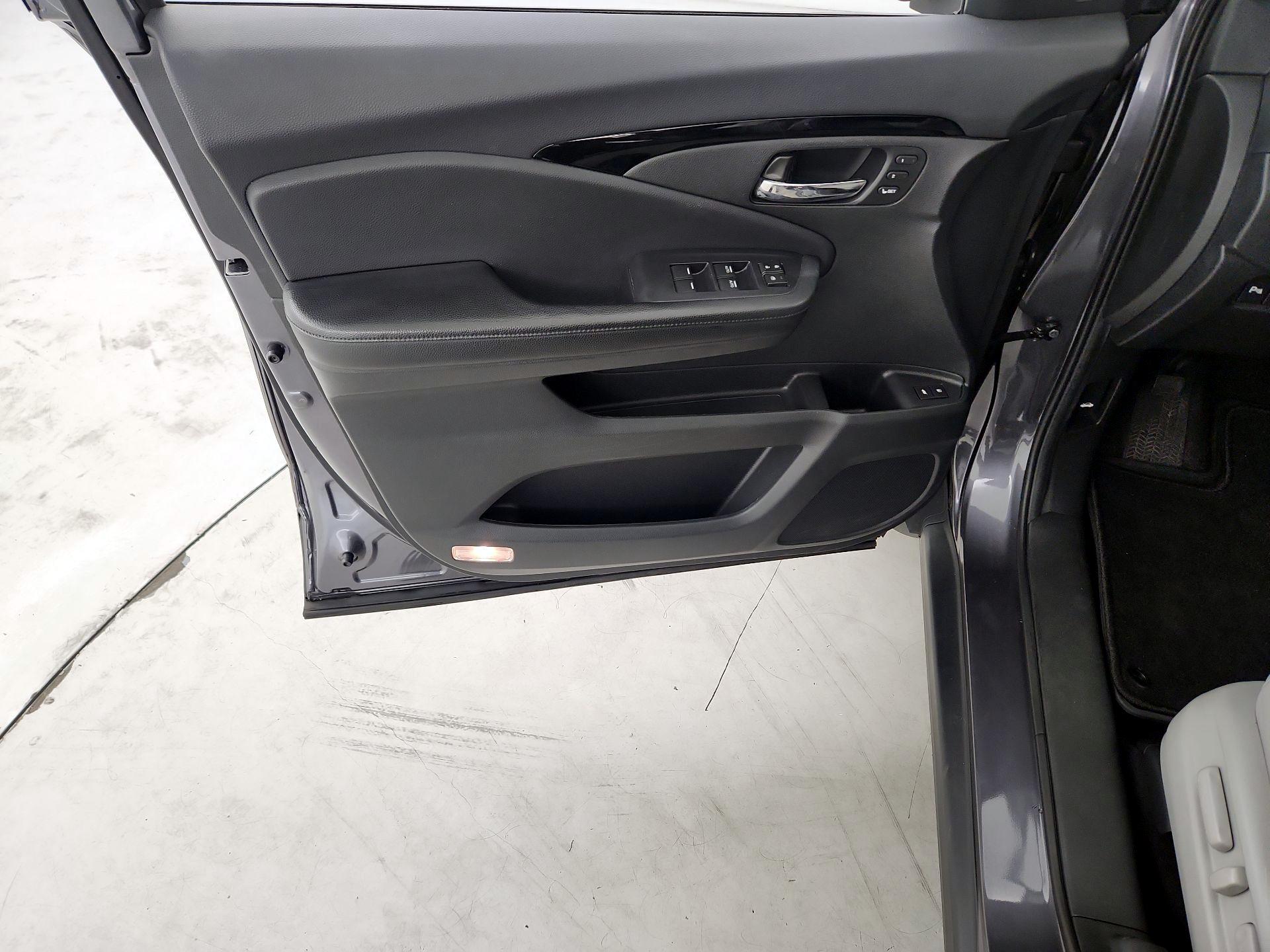 Thumbnail: 2019 Honda Passport - 12