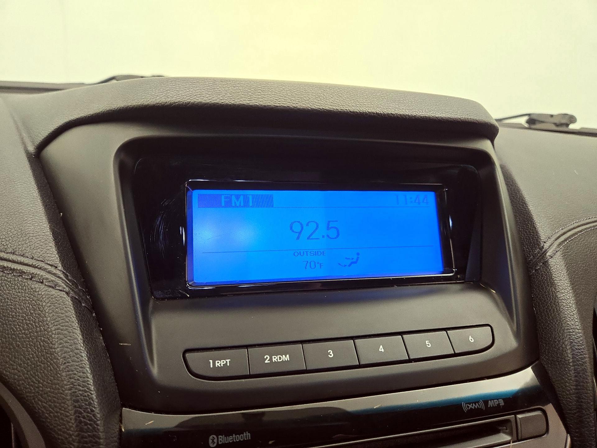 Thumbnail: 2015 Hyundai Genesis - 14