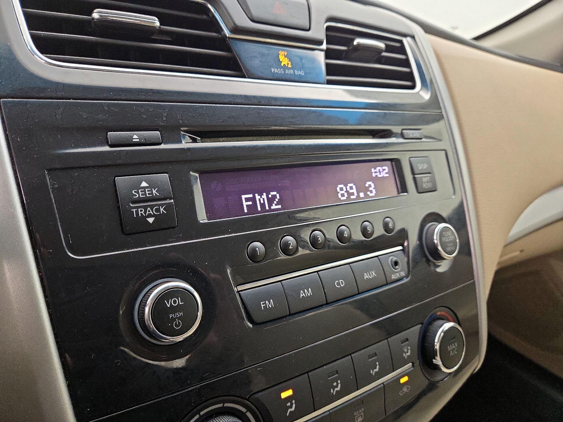 Thumbnail: 2015 Nissan Altima - 14