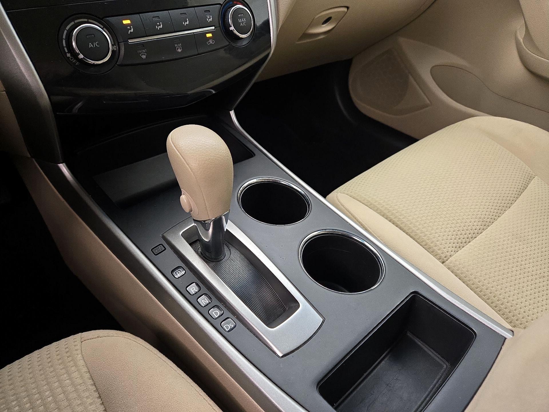 Thumbnail: 2015 Nissan Altima - 16